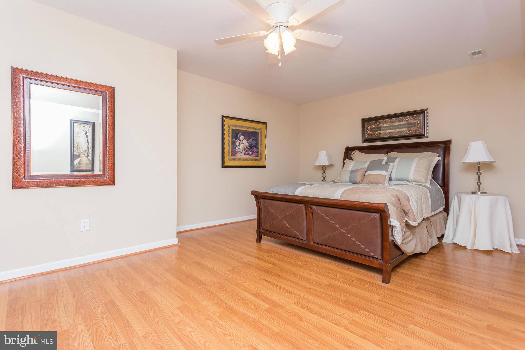 MAPLE HILL'S AFFLUENT - Residential