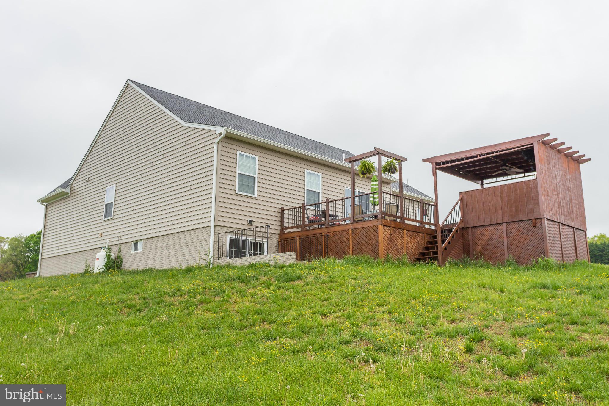 MAPLE HILL'S AFFLUENT - Residential