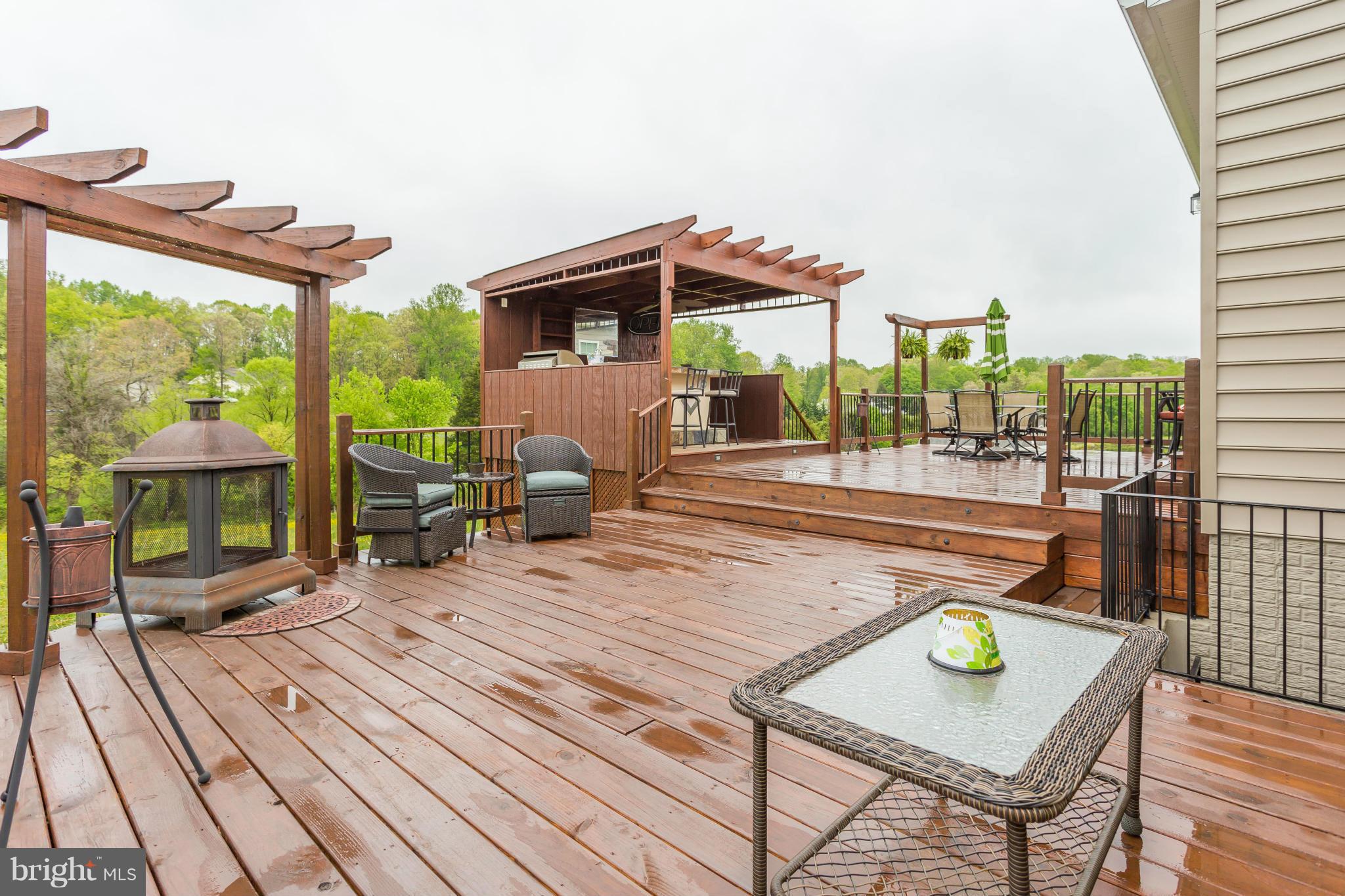 MAPLE HILL'S AFFLUENT - Residential