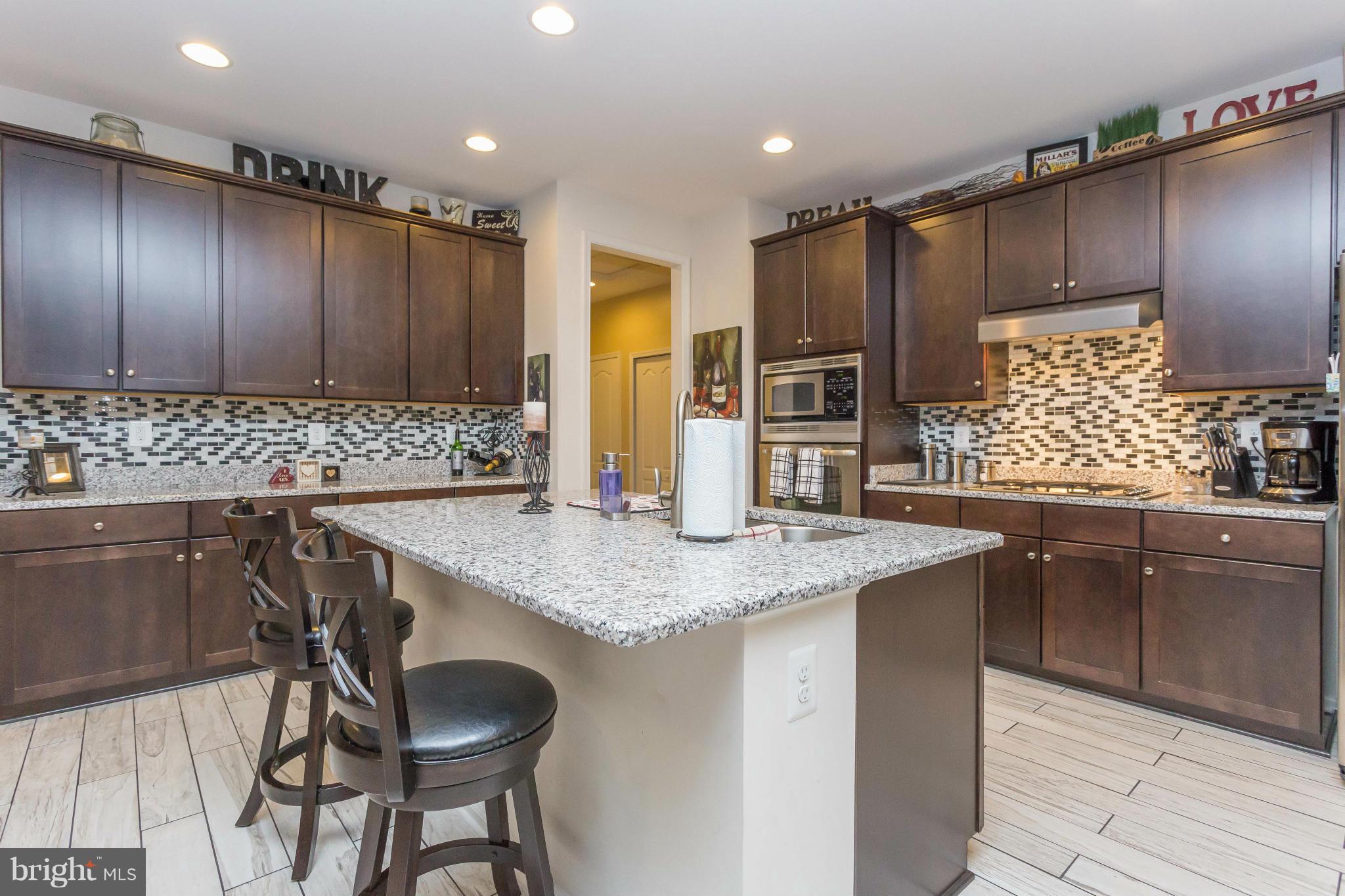 MAPLE HILL'S AFFLUENT - Residential