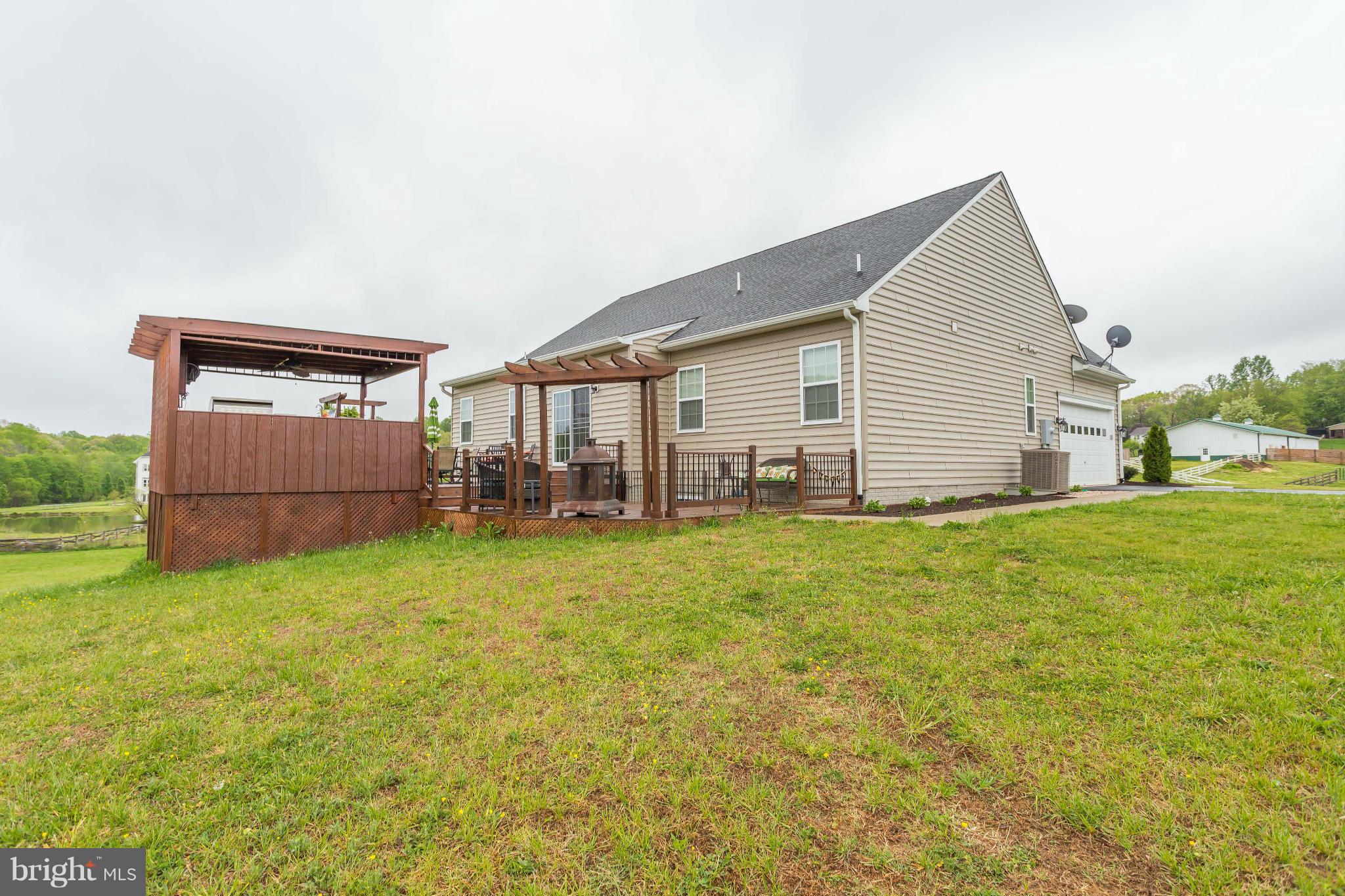 MAPLE HILL'S AFFLUENT - Residential