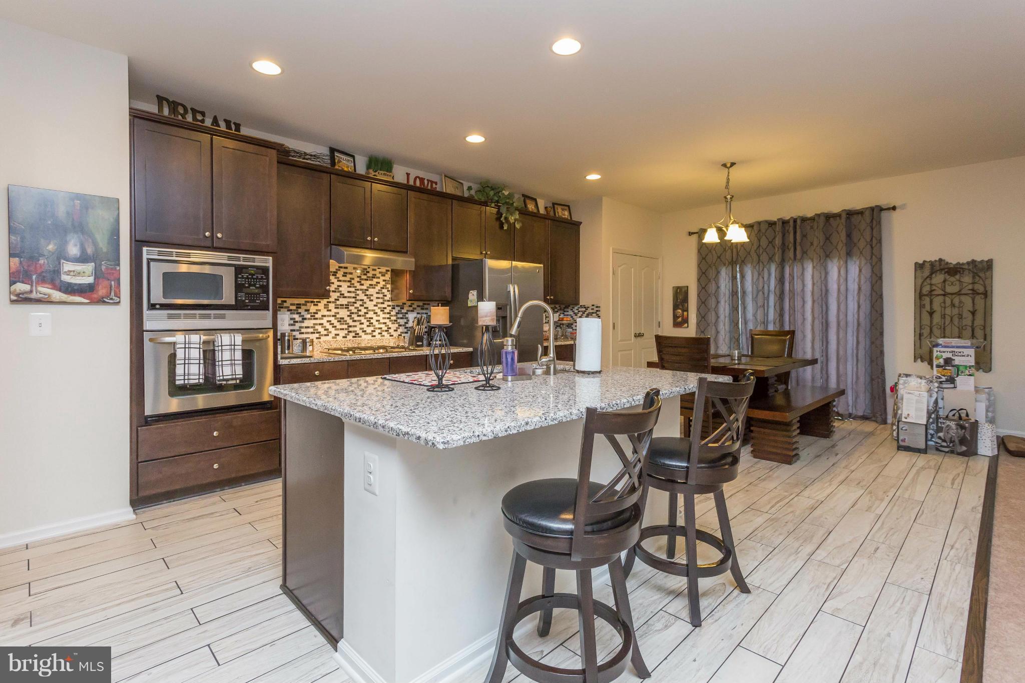 MAPLE HILL'S AFFLUENT - Residential