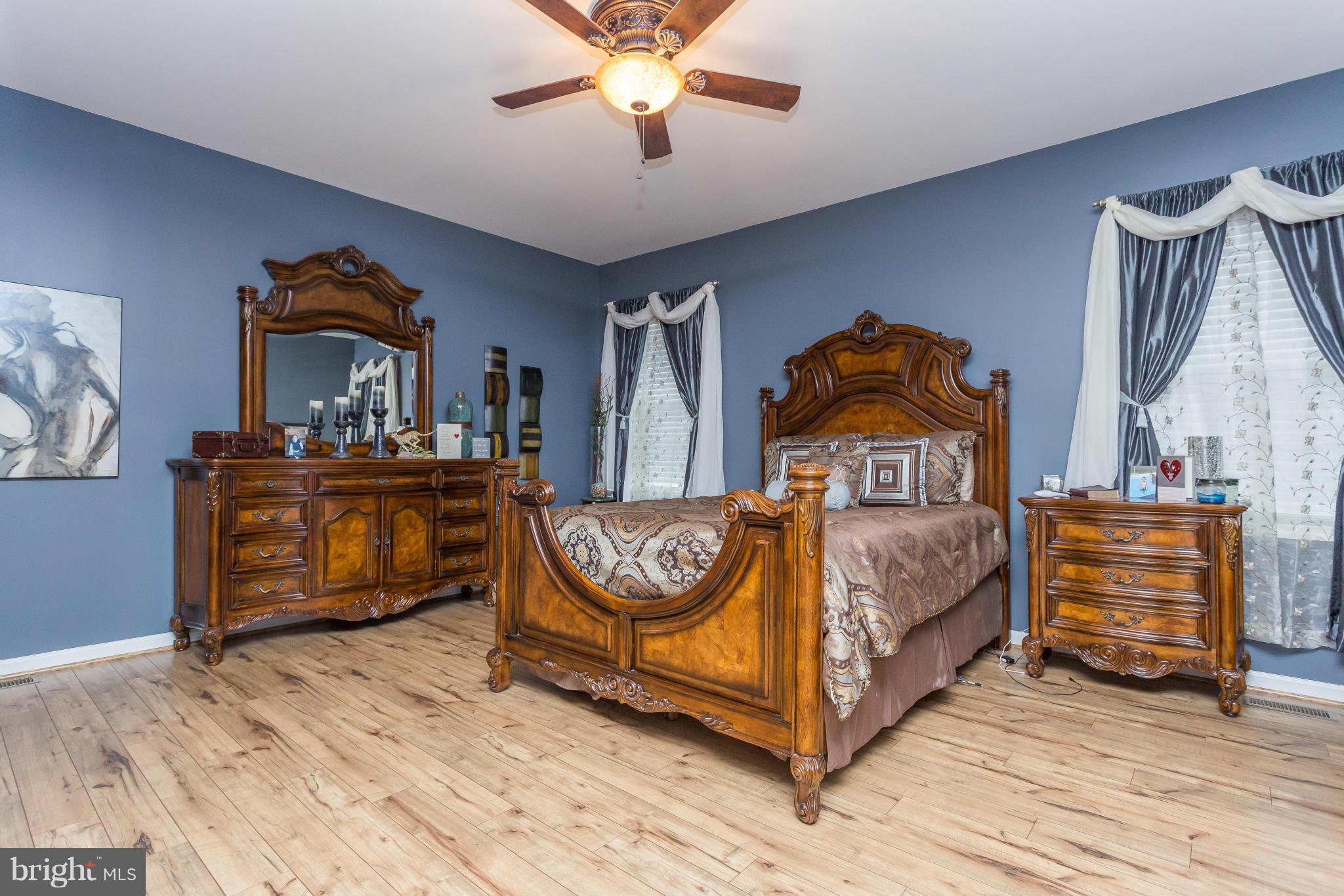 MAPLE HILL'S AFFLUENT - Residential