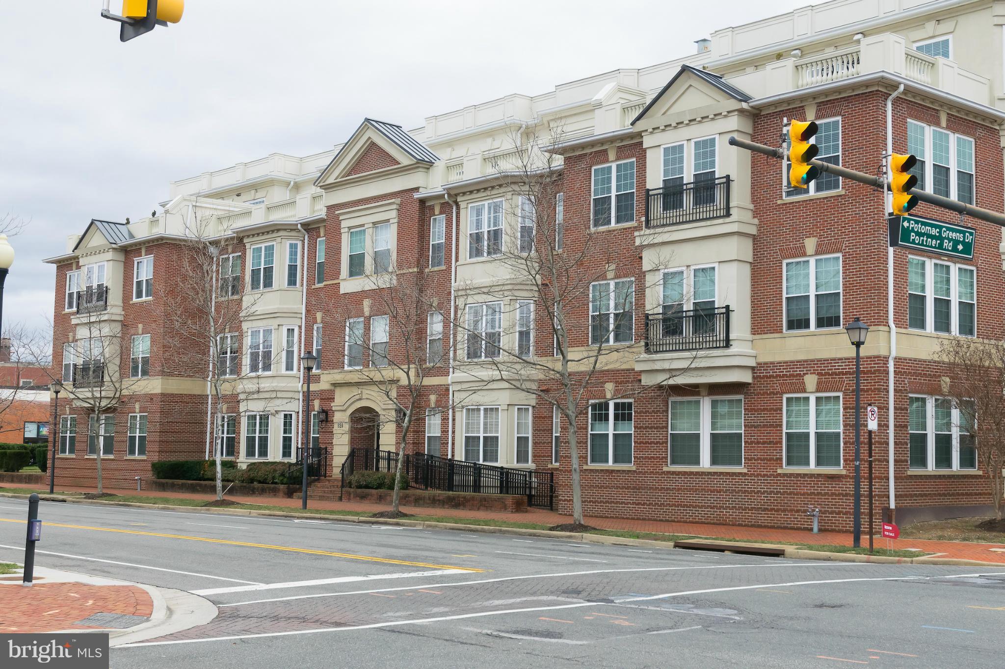 OLD TOWN CRESCENT - Residential