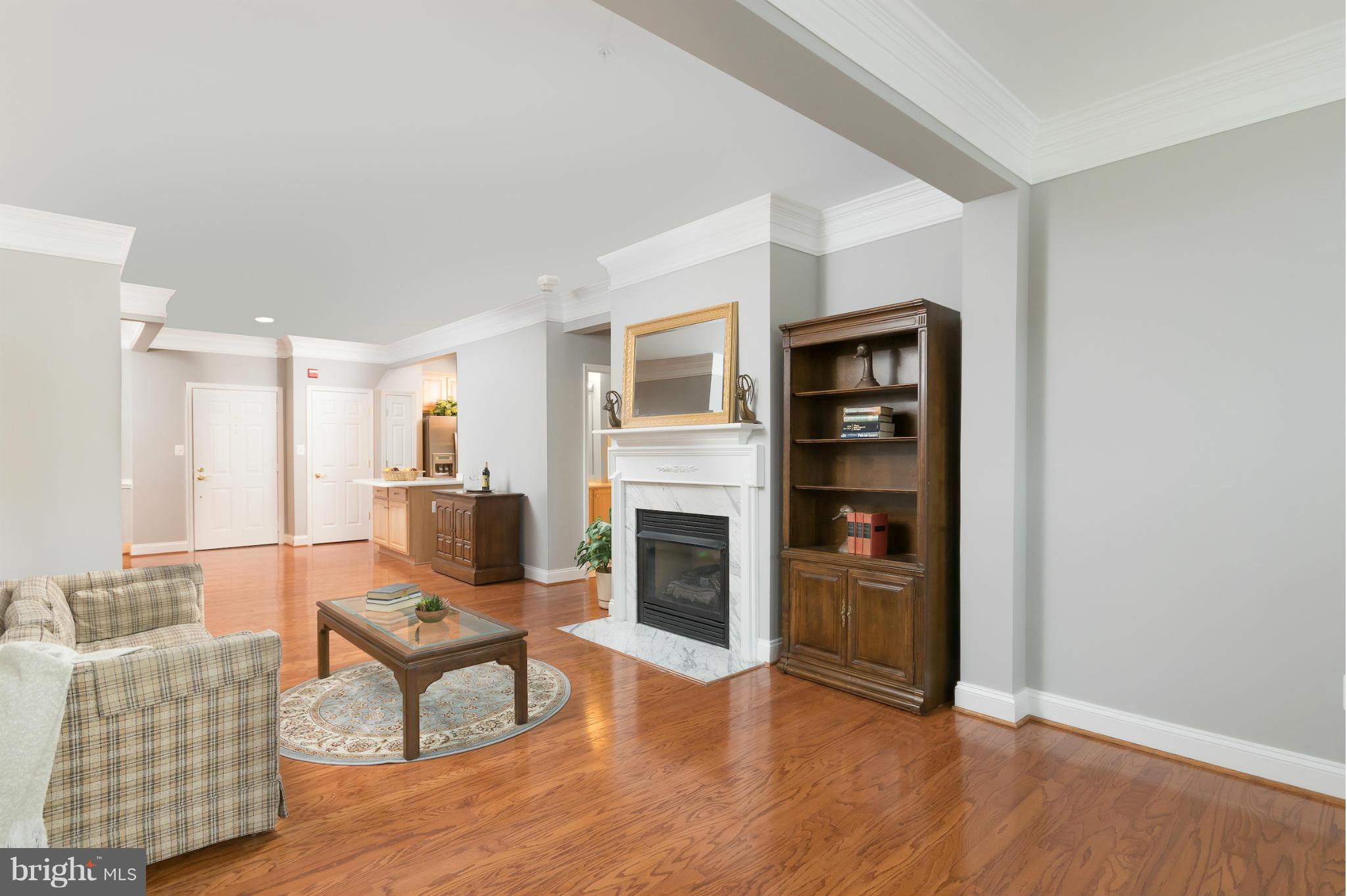 OLD TOWN CRESCENT - Residential