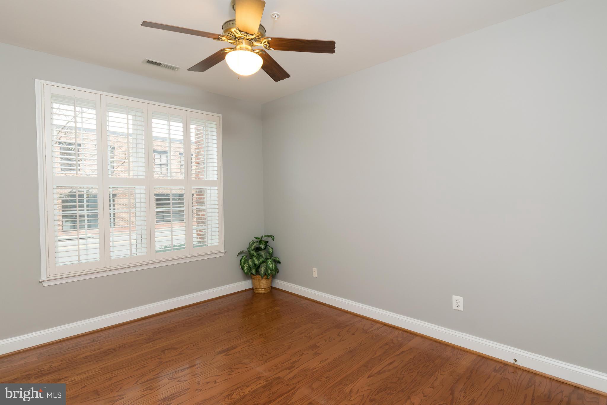 OLD TOWN CRESCENT - Residential