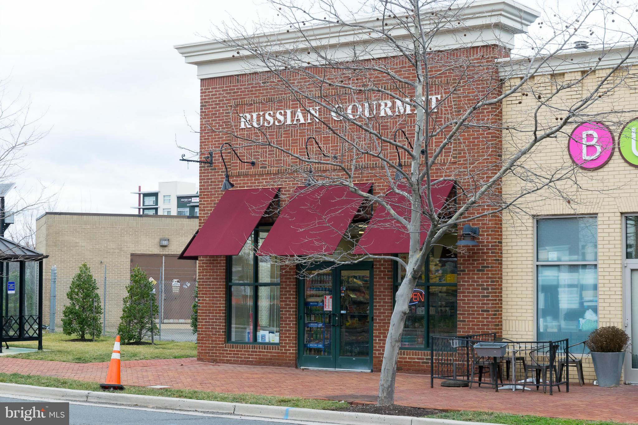 OLD TOWN CRESCENT - Residential