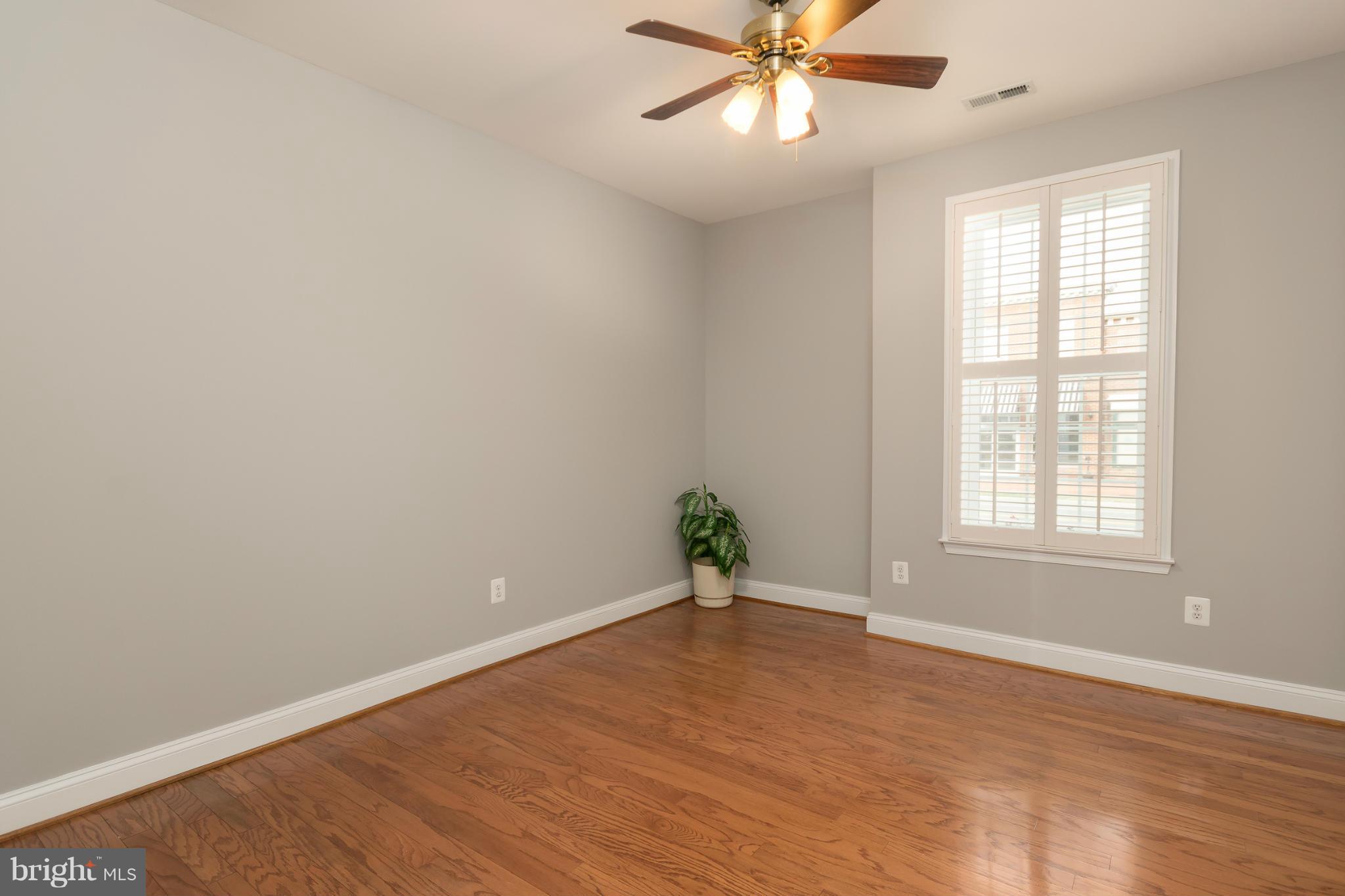 OLD TOWN CRESCENT - Residential