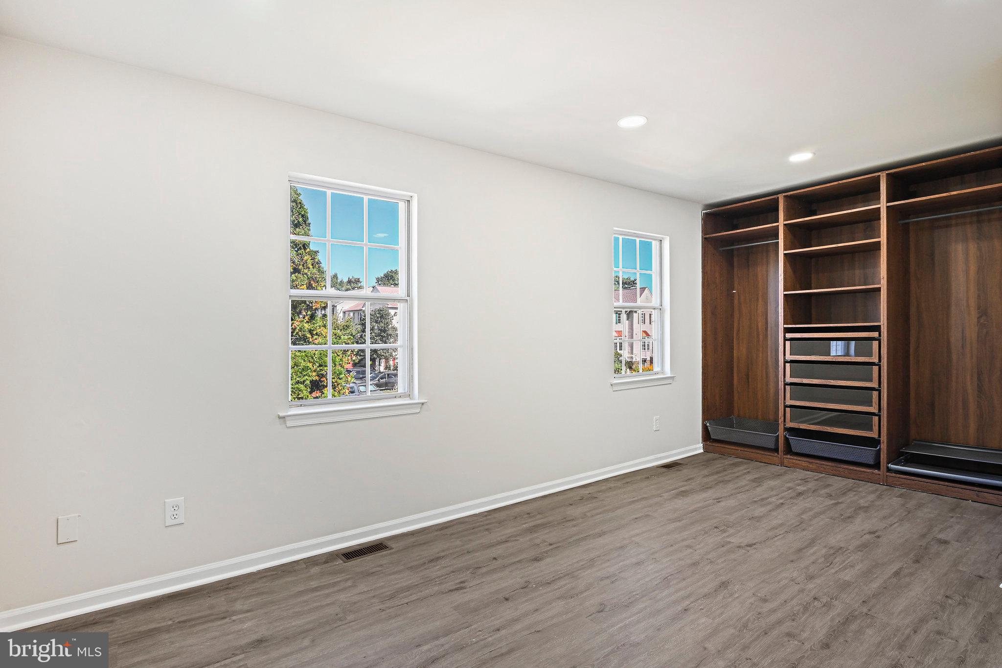 WINDING BROOK - Residential