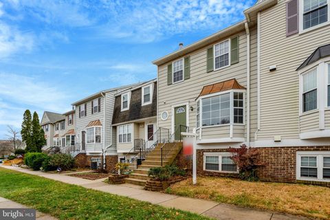 Condo For Sale - 4119 Dawn Valley Court<br/> CHANTILLY, VA 20151