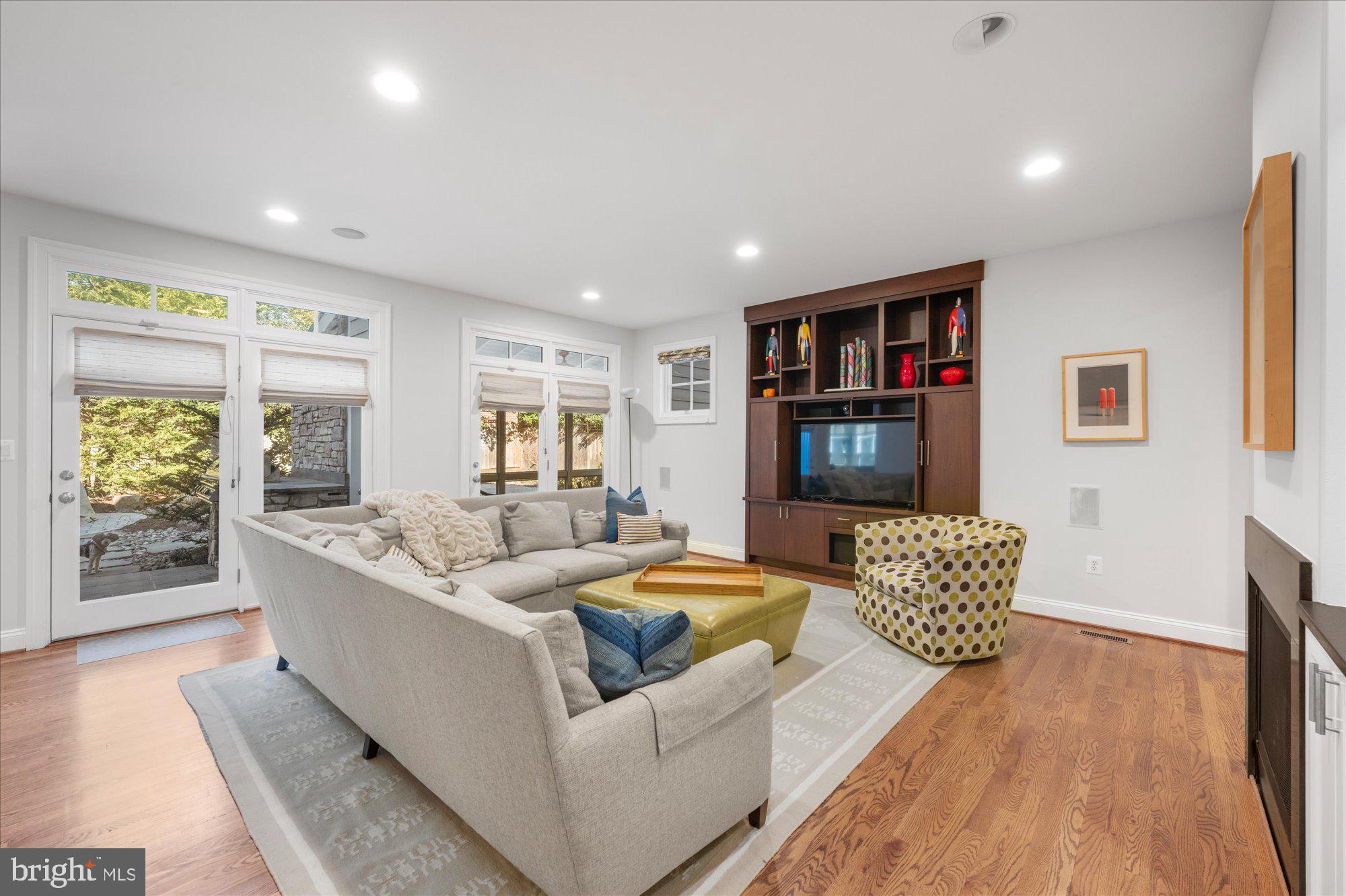 SOMERSET - Residential