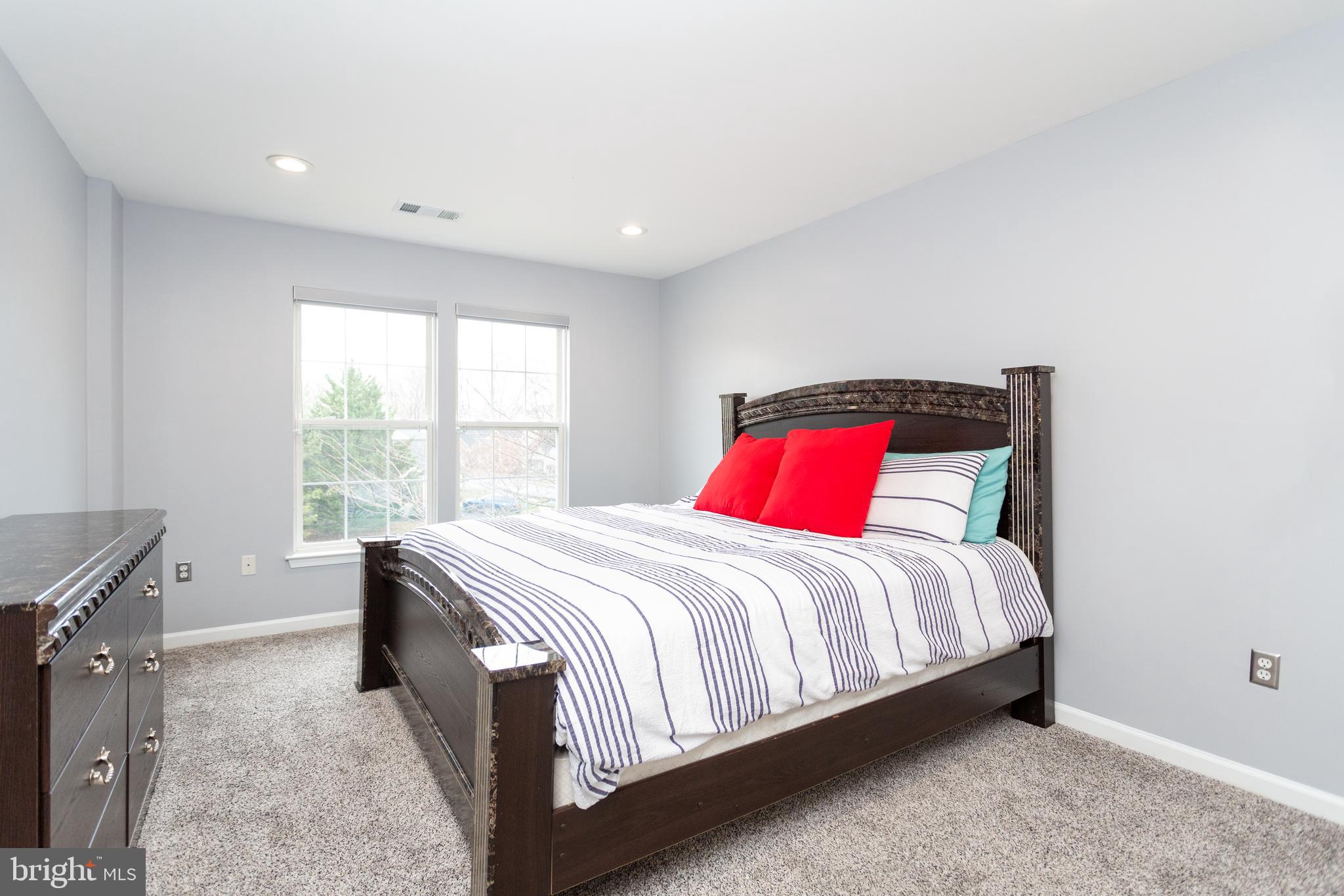 SPRING RIDGE - Residential