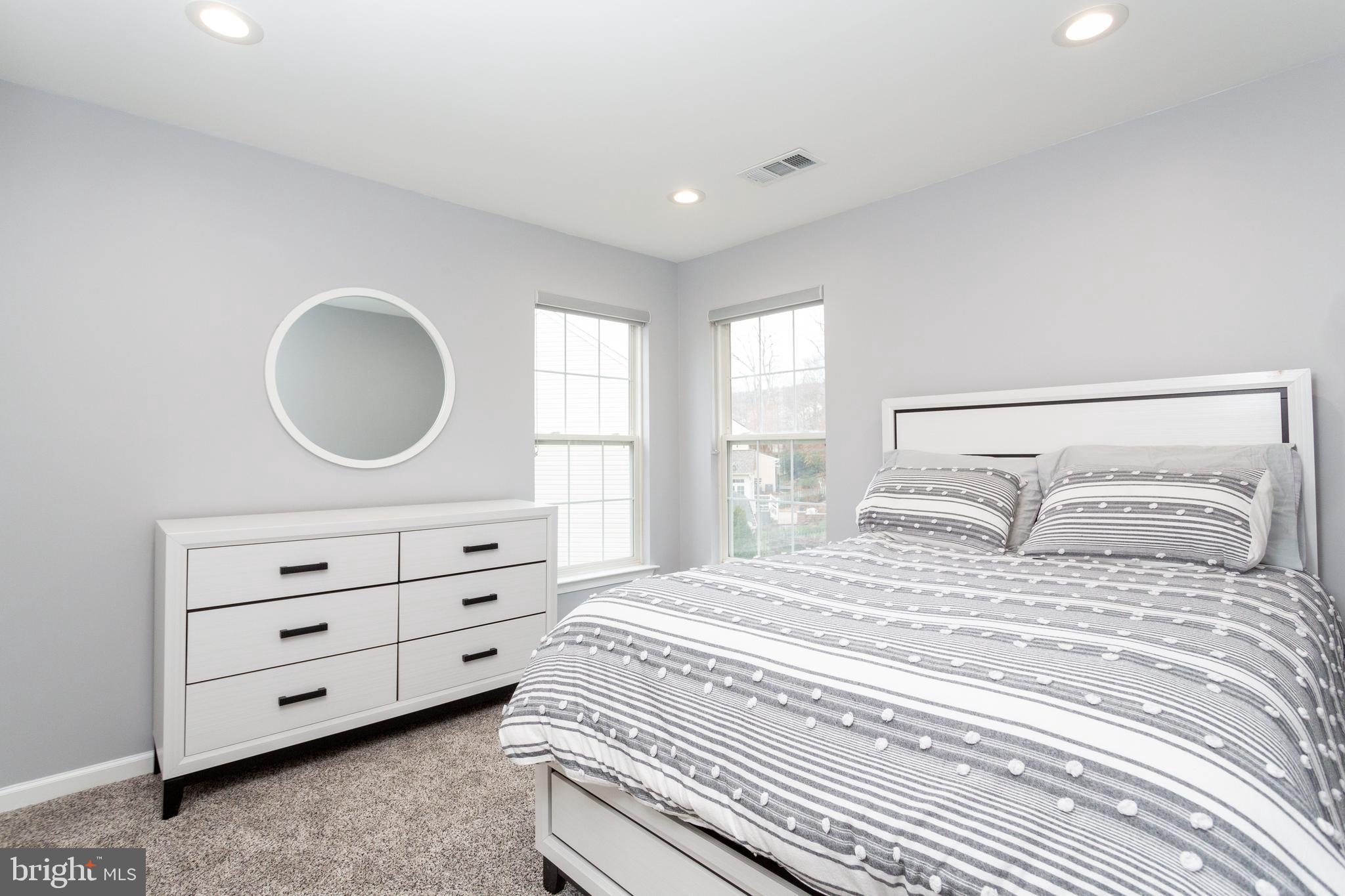 SPRING RIDGE - Residential