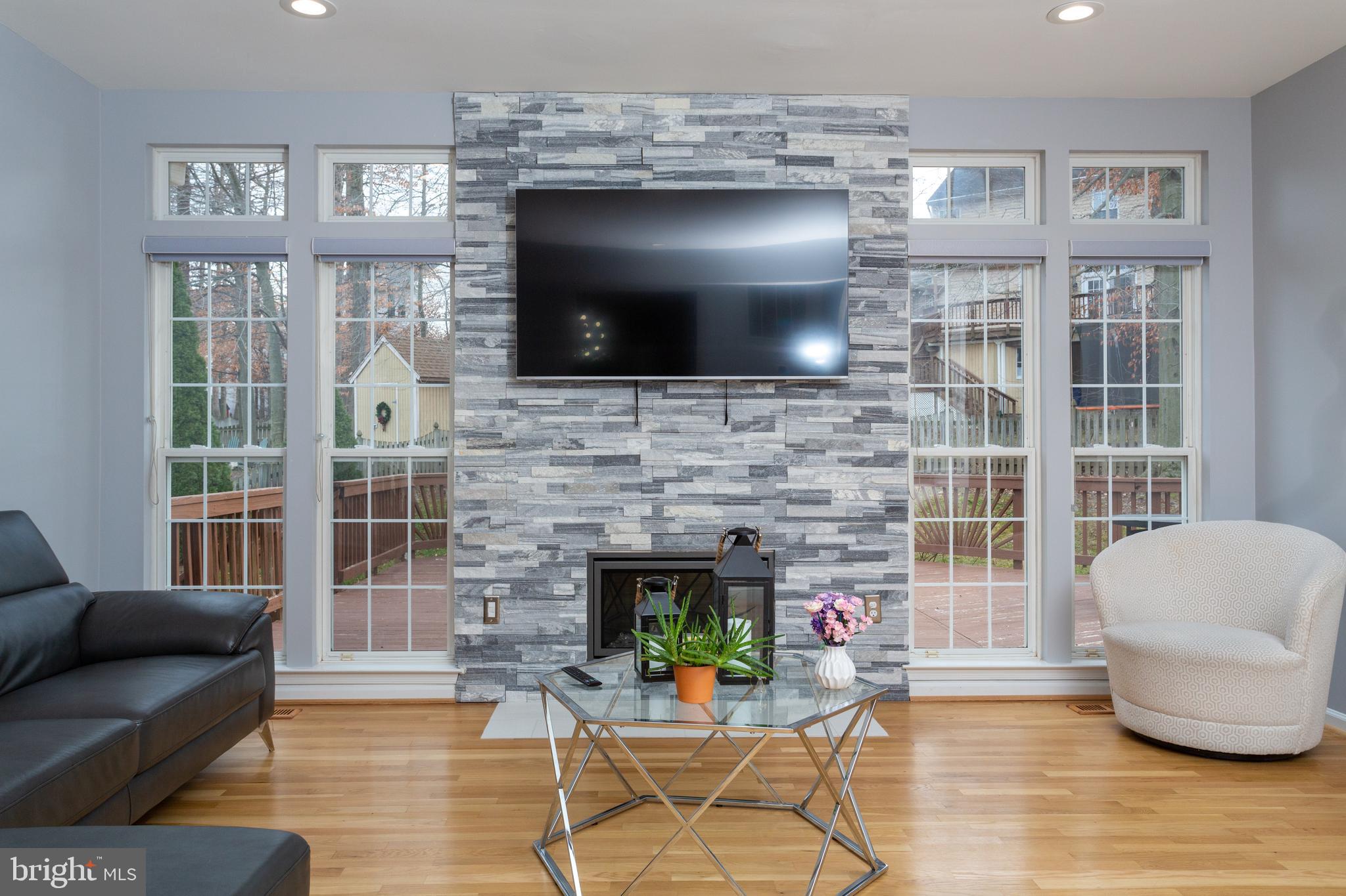 SPRING RIDGE - Residential