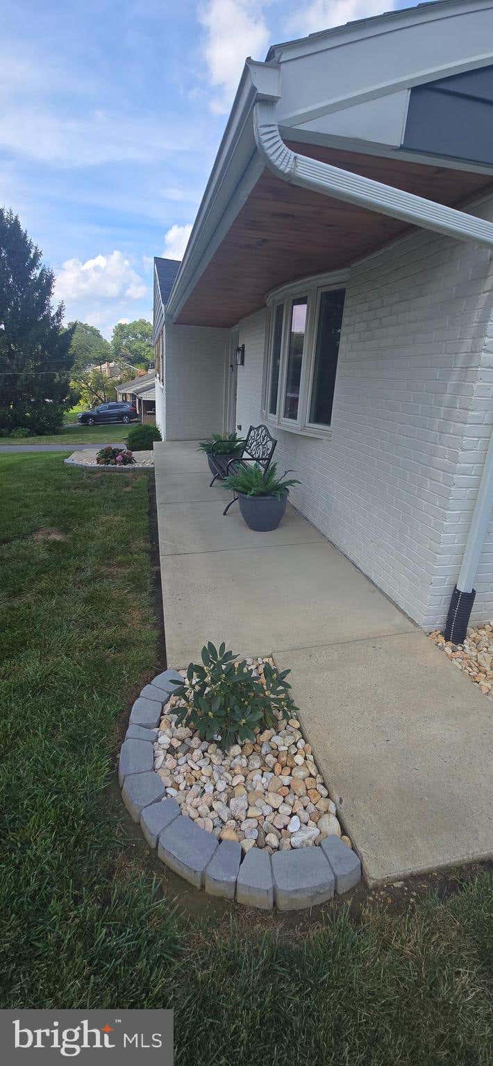 Photo of 293 Tennyson Drive, LANCASTER, PA 17602 (MLS # PALA2093878)