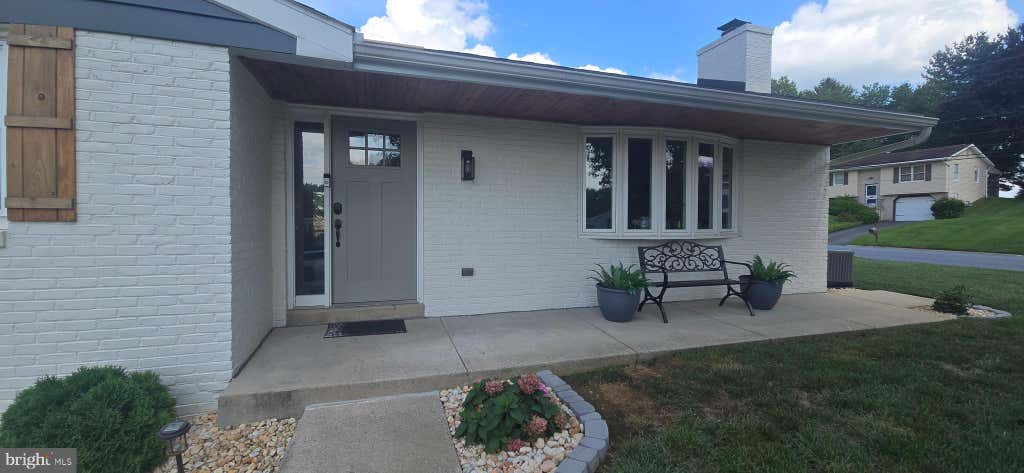 Photo of 293 Tennyson Drive, LANCASTER, PA 17602 (MLS # PALA2093878)