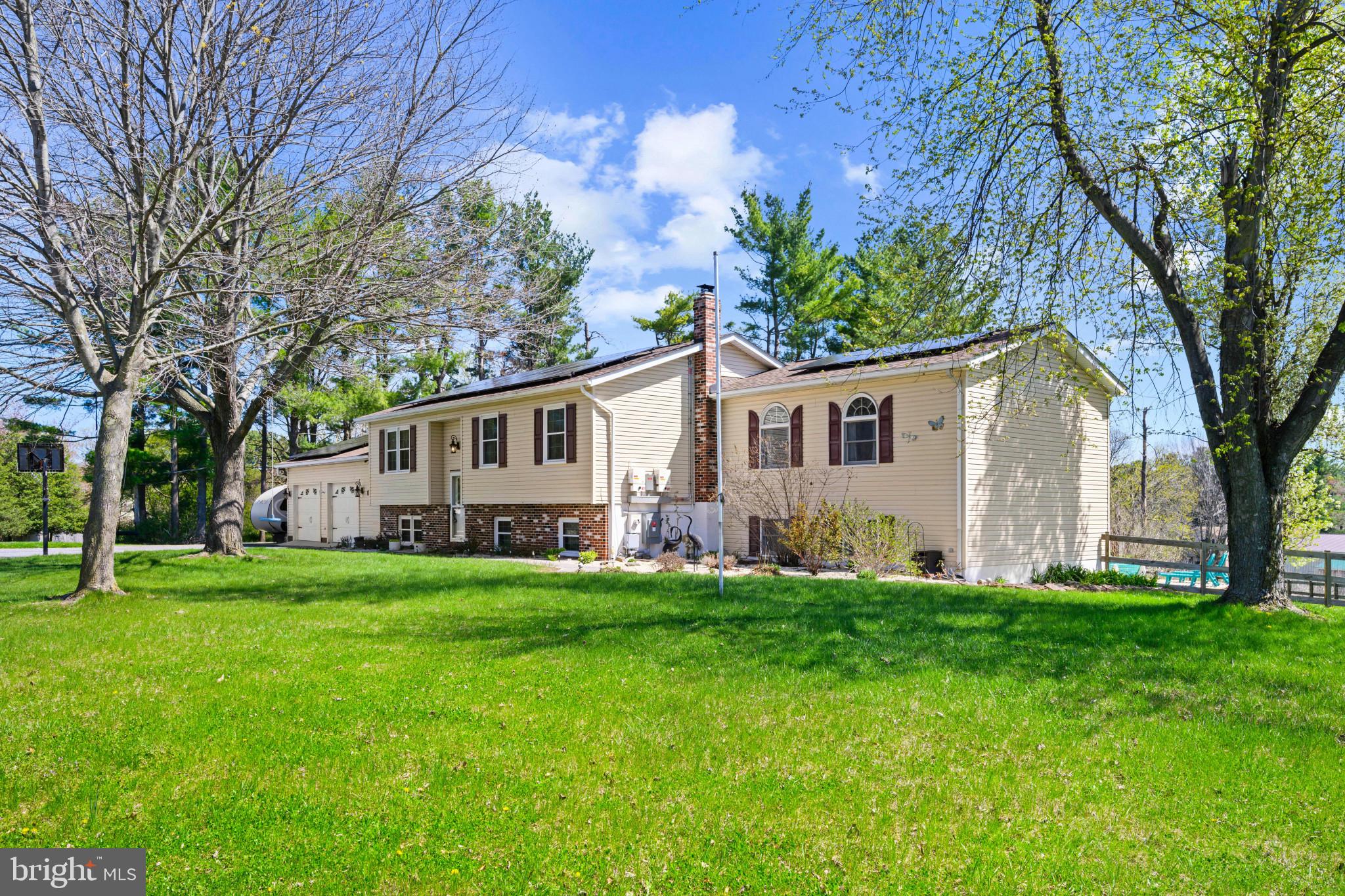 3851 WHITE OAK COURT