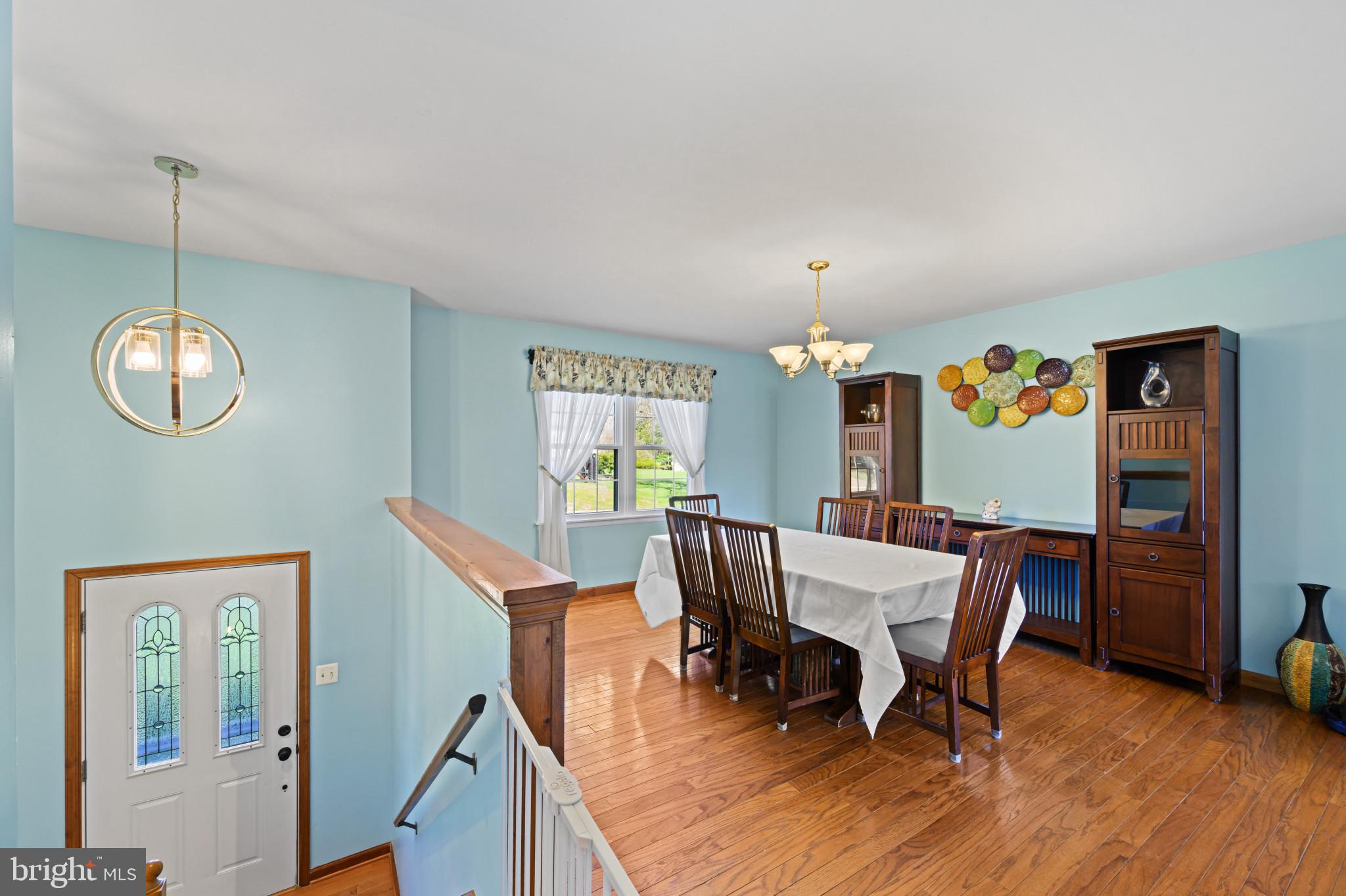 3851 WHITE OAK COURT