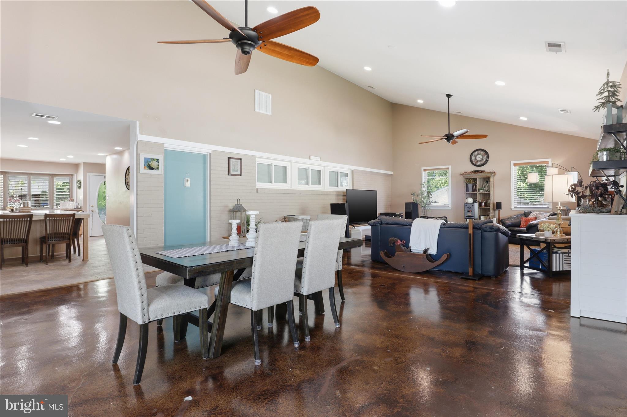 NORTH SPRINGFIELD - Residential