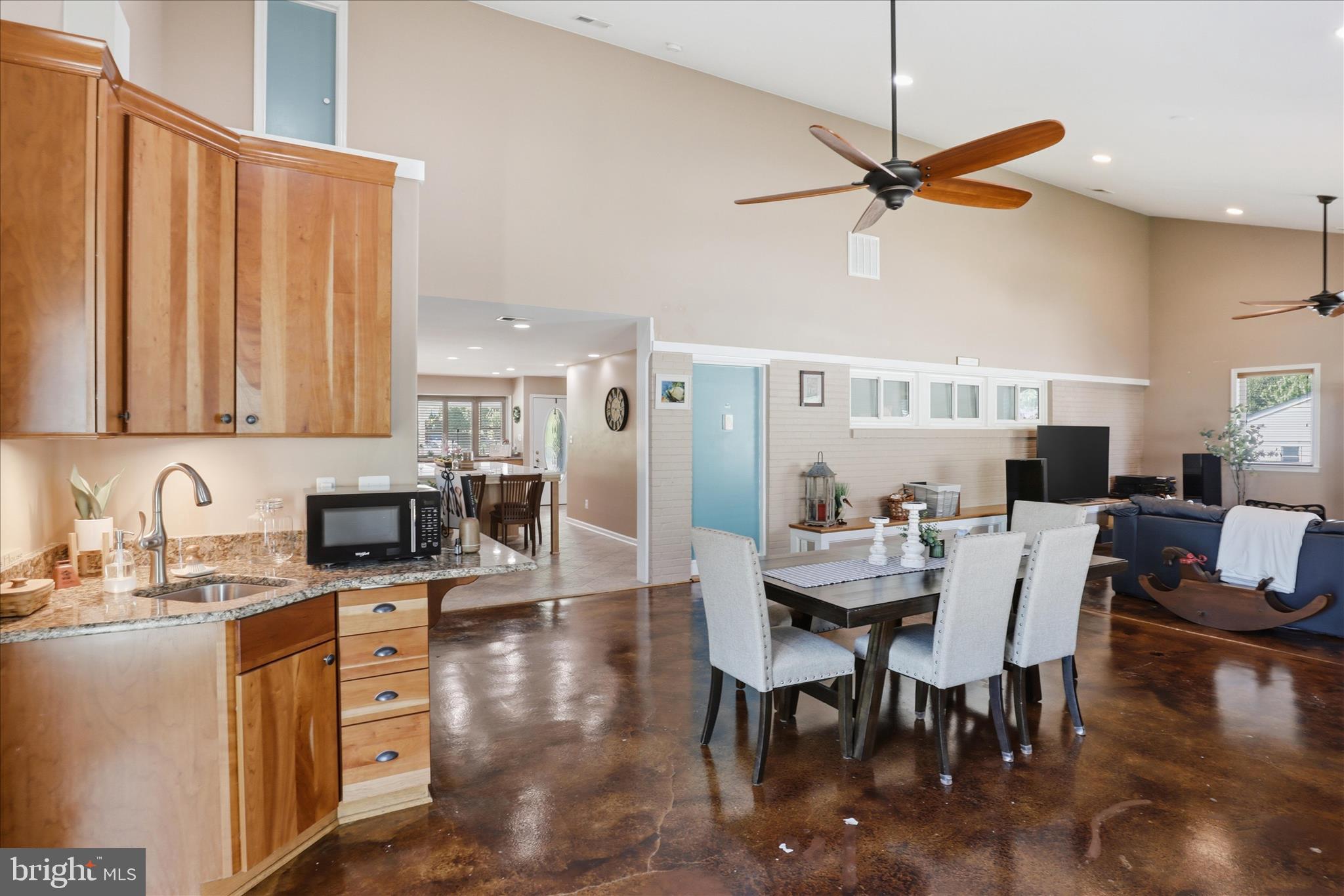 NORTH SPRINGFIELD - Residential