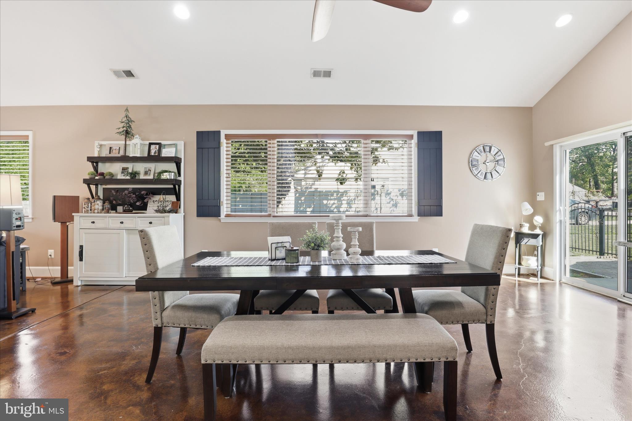 NORTH SPRINGFIELD - Residential