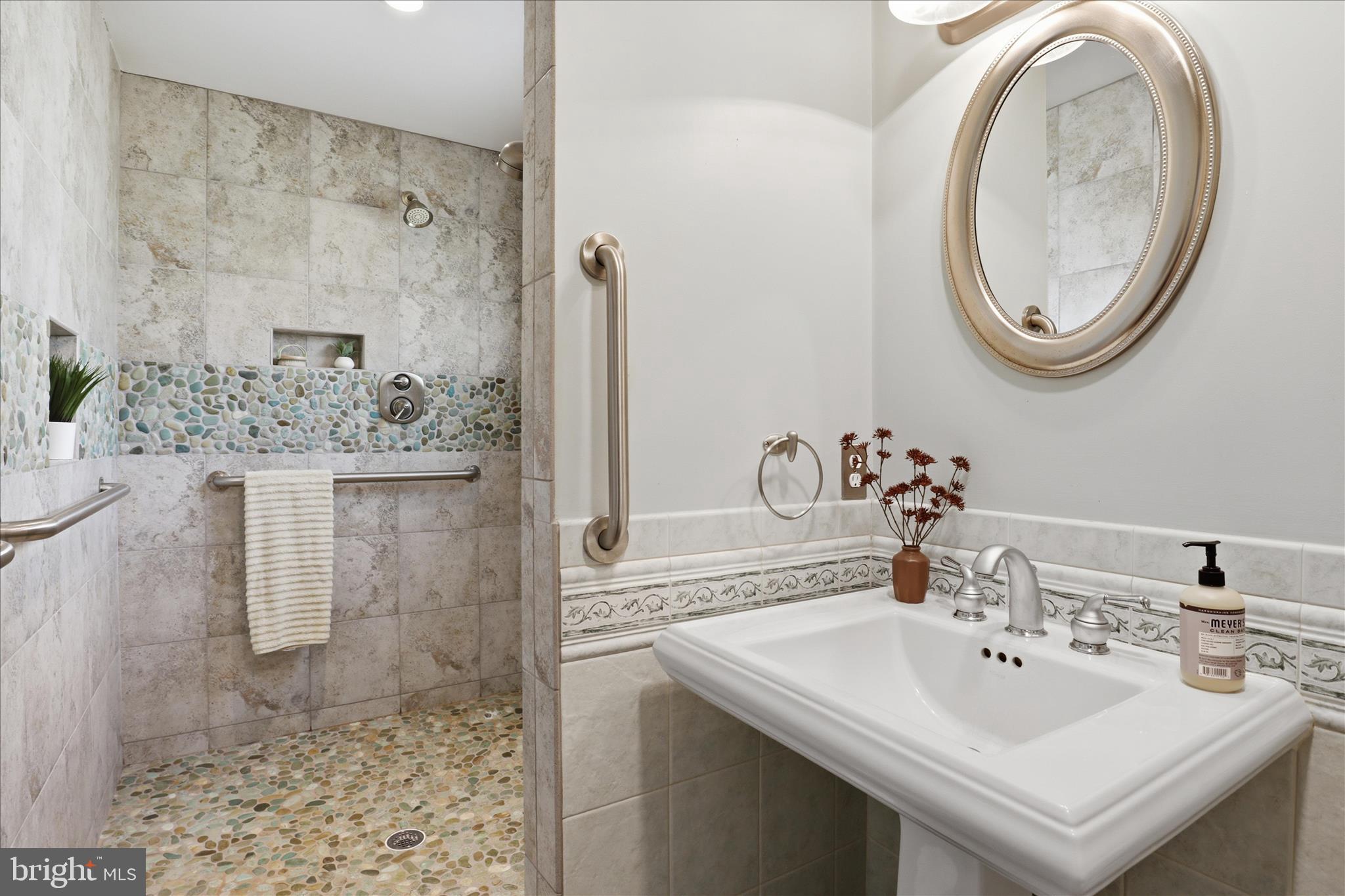 NORTH SPRINGFIELD - Residential