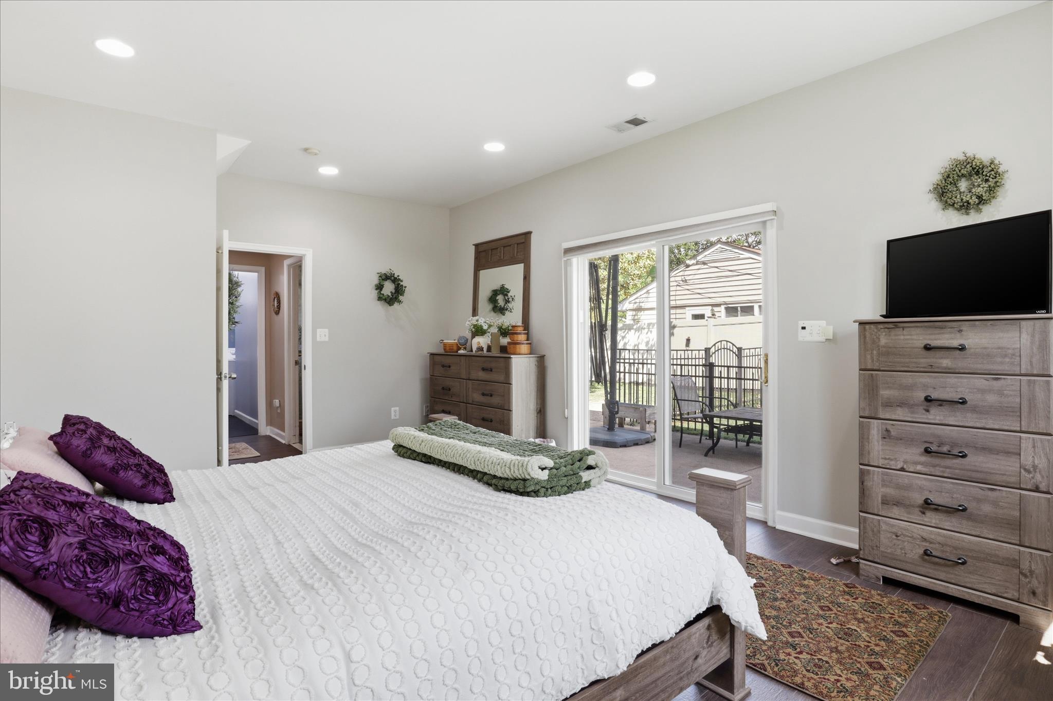 NORTH SPRINGFIELD - Residential