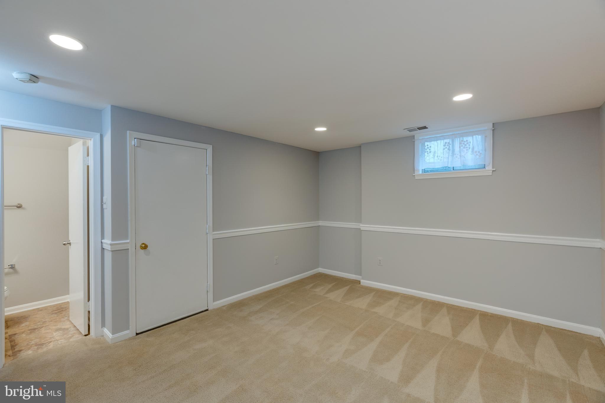 GAMBRILL COURT - Residential