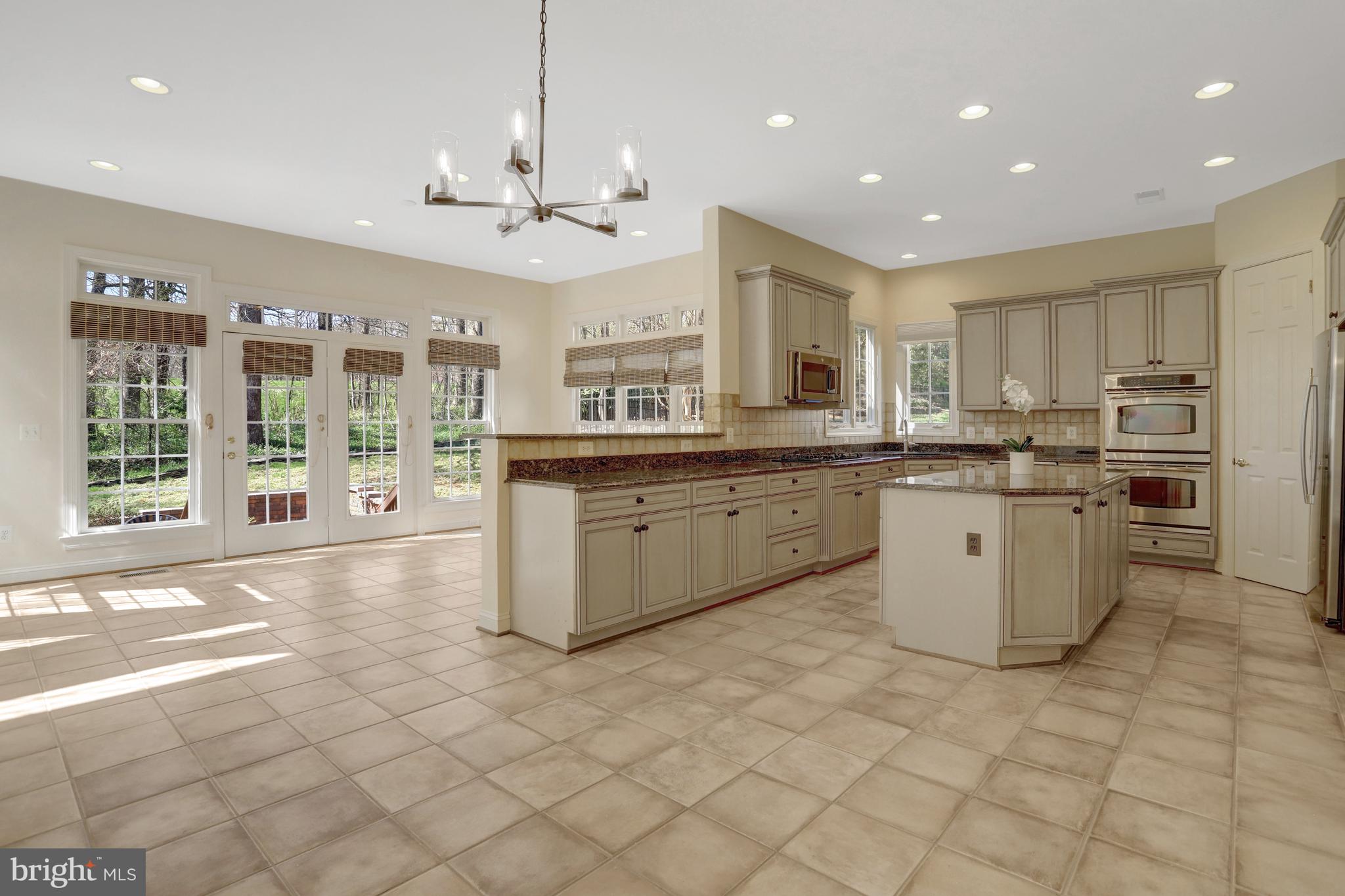 MONACAN ESTATES - Residential