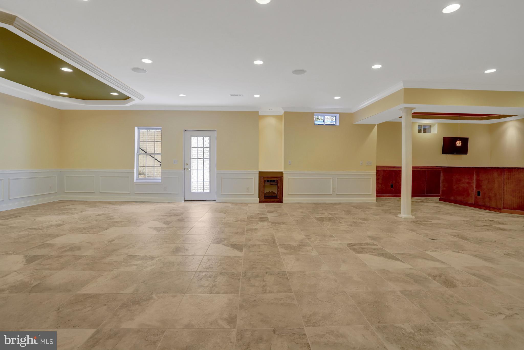 MONACAN ESTATES - Residential