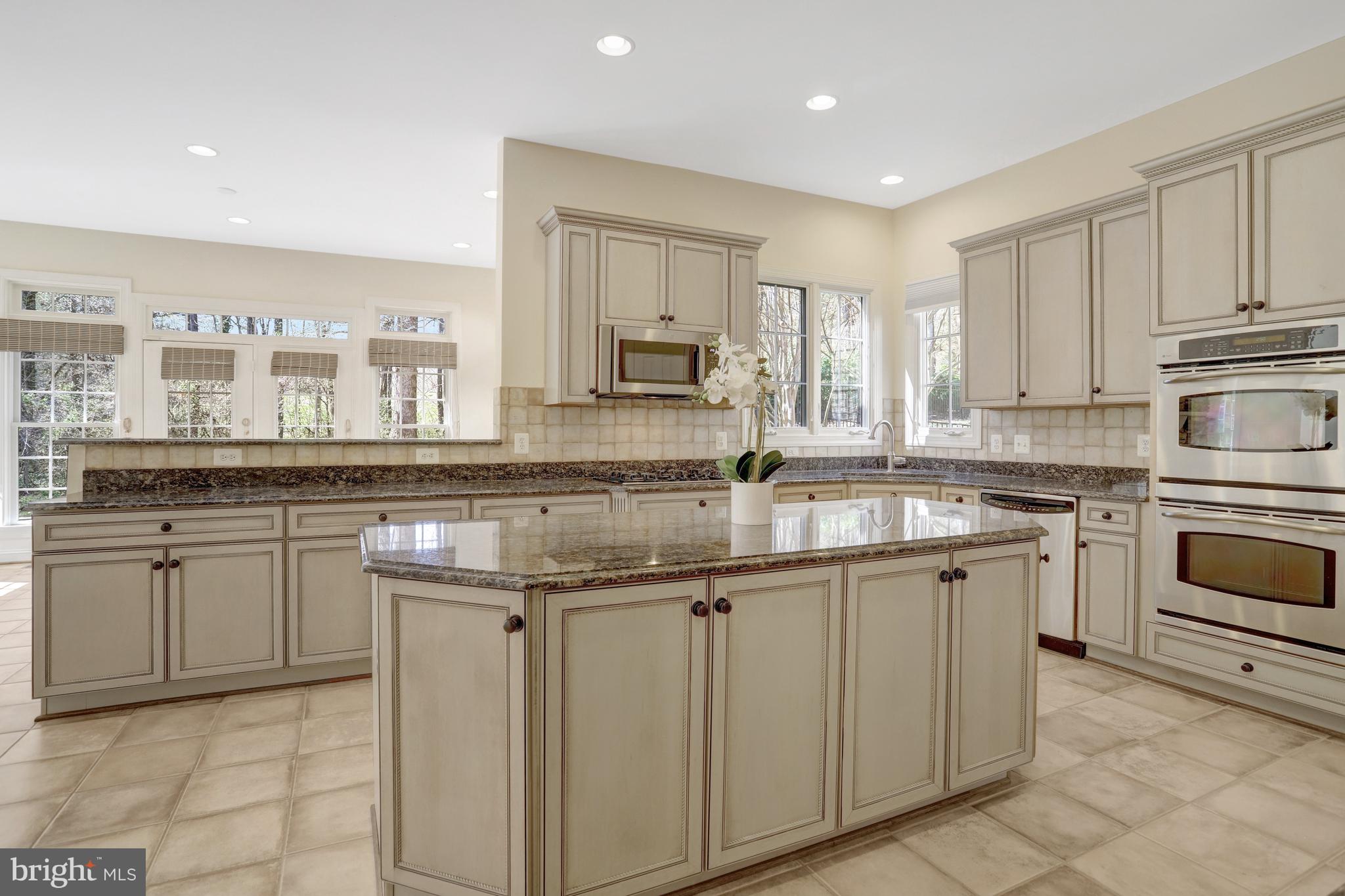 MONACAN ESTATES - Residential