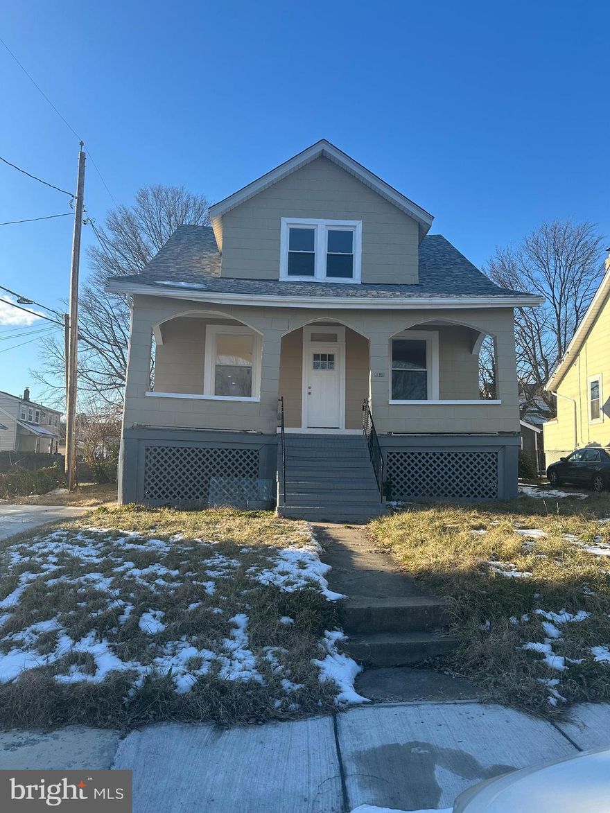 DETACHED HOUSE- 2 UNIT LEGALLY ZONED AND SEPARATELY METERED. 

UPPER LEVEL W 2BEDROOM & 1 BATHROOM .
CURRENTLY OCCUPIED. ( WILLING TO PAY $1300 AS RENT, CAN BE TRANSFERRED VACANT IF REQUIRED)

MAIN LEVEL 2 BRS & 1 BATHROOM AND ACESS TO BASEMENT WITH WASHER & DRYER.
1 BEDROOM AND 1 FULL BATH AT BASEMENT.

 NEW ROOF! 
BRAND NEW SEPERATE HVAC IN BOTH UNIT.
UPDATED PLUMBING ALL HOUSE.
BRAND  NEW ELECTIC.