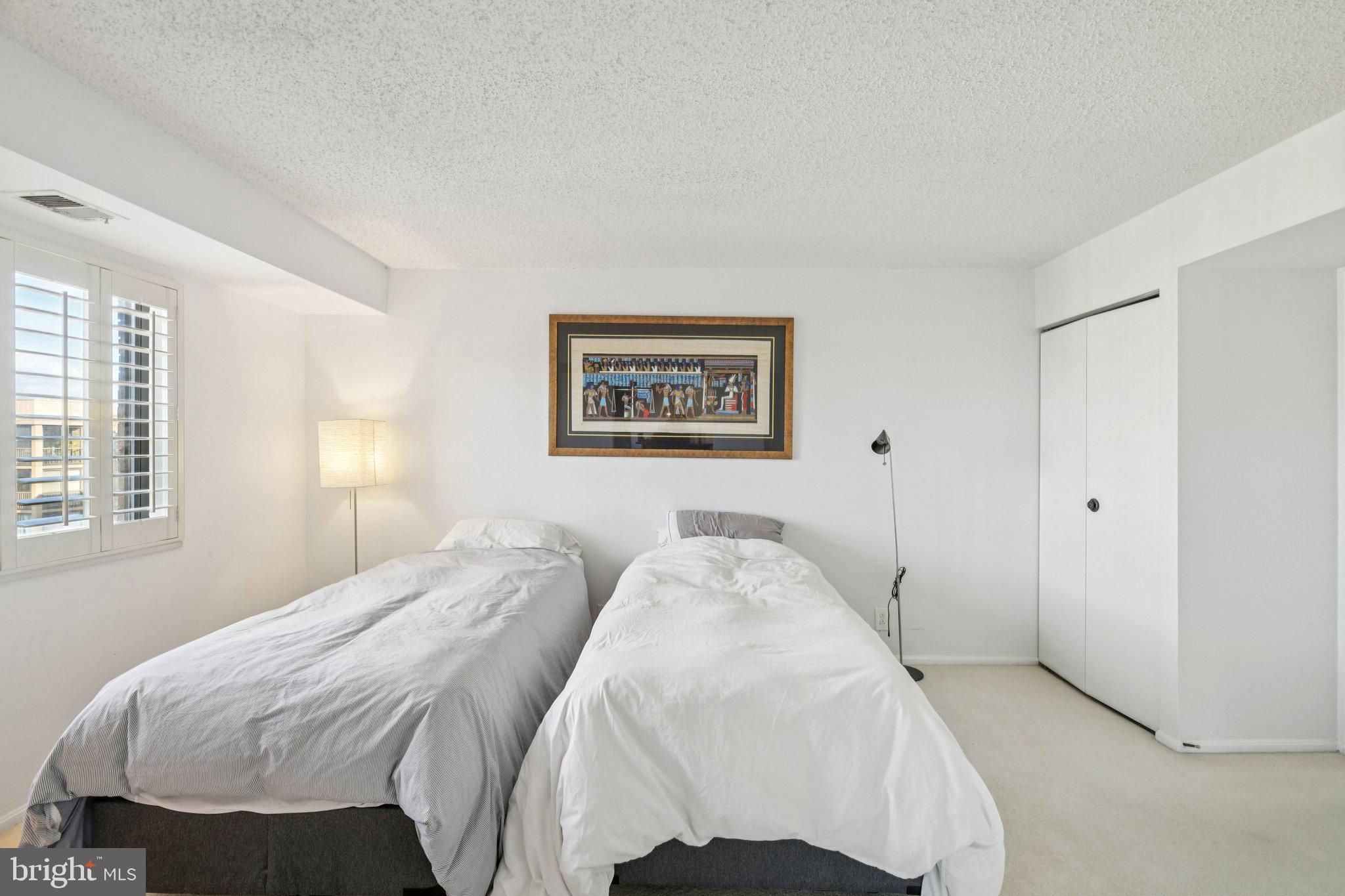 HUNTINGTON RESERVE - Residential