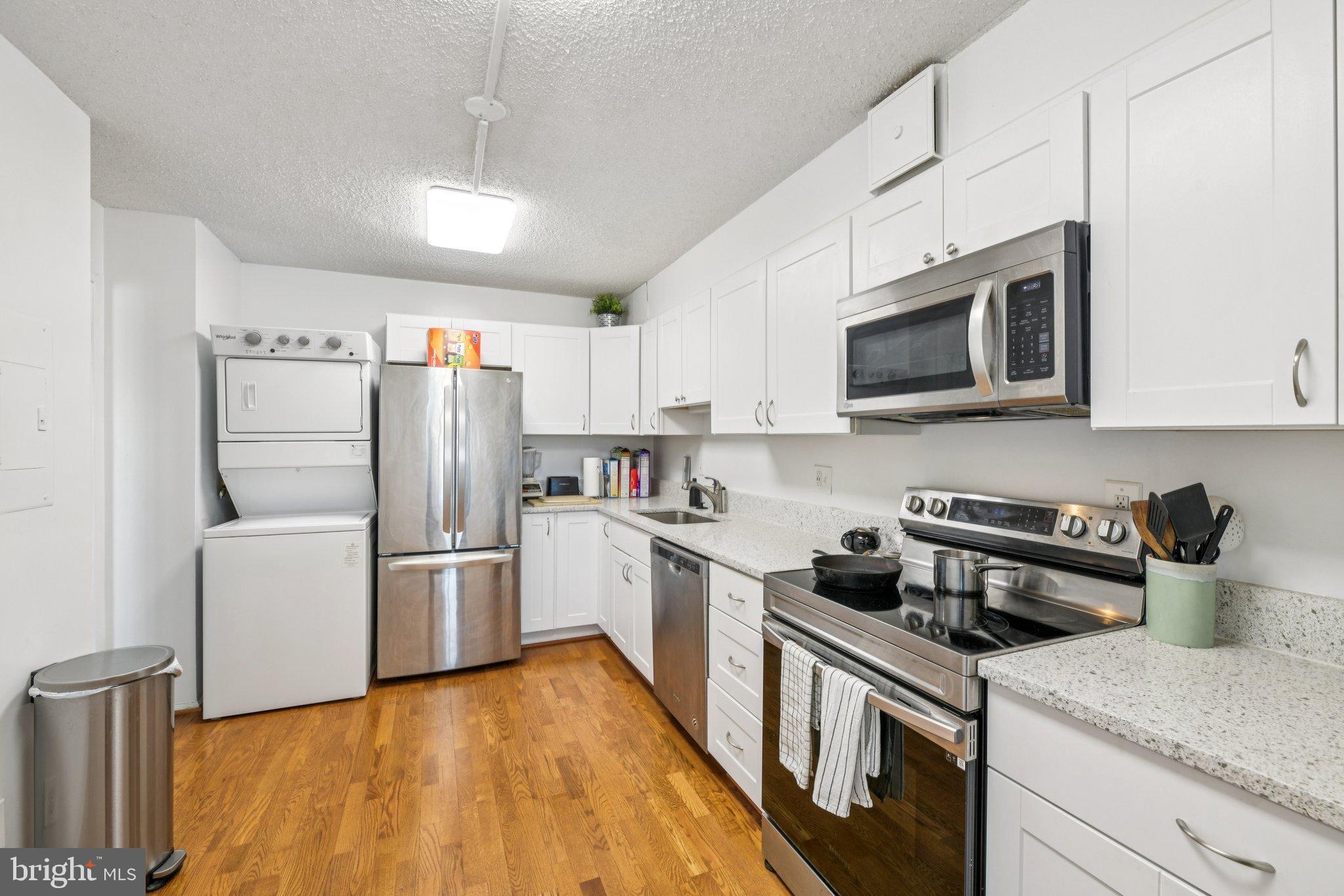 HUNTINGTON RESERVE - Residential