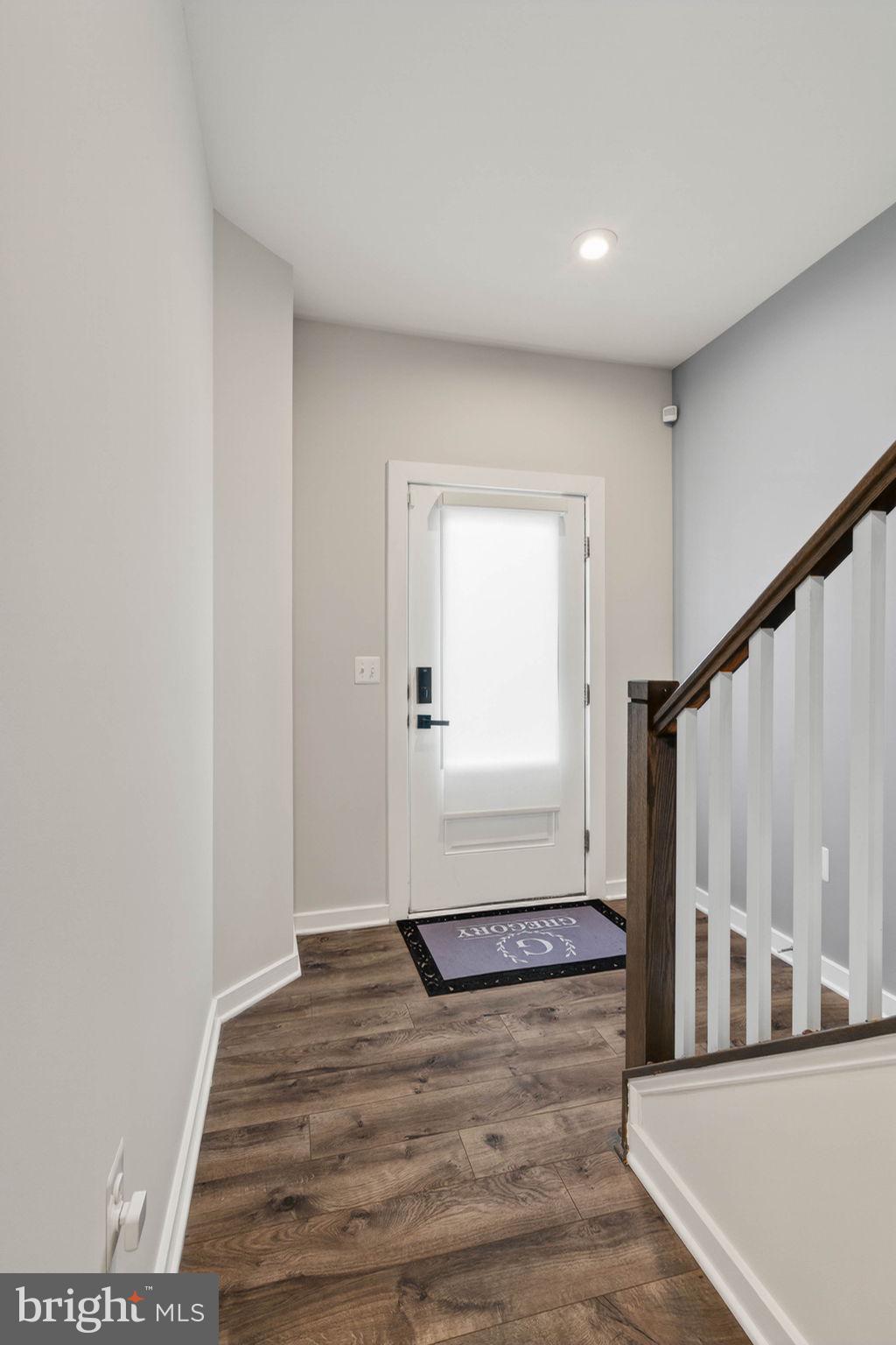 1706 AUTUMN MAPLE LEAF DRIVE