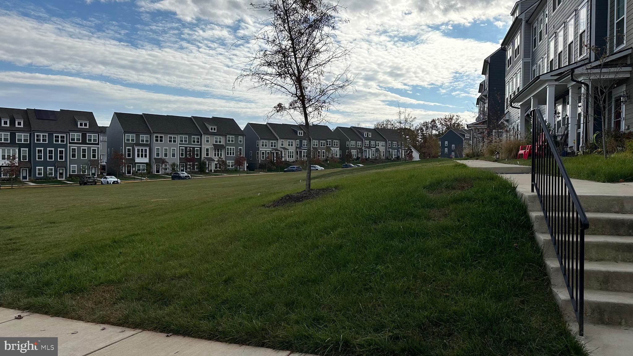 1720 AUTUMN MAPLE LEAF DRIVE