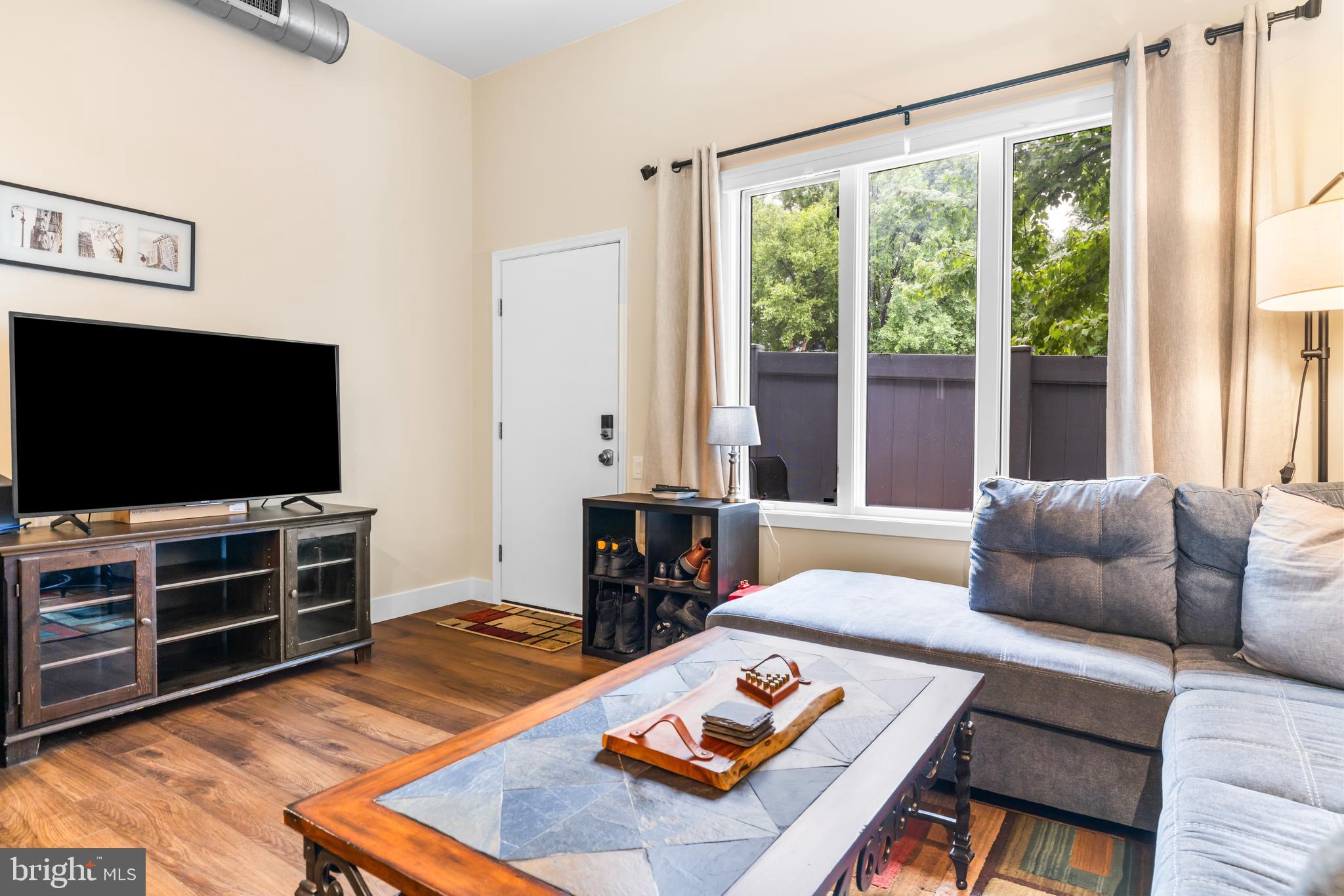 182 GAY STREET 00 802