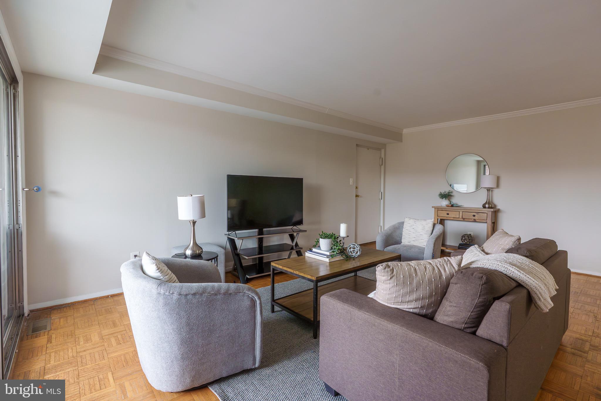 HOMELAND SOUTHWAY - Residential