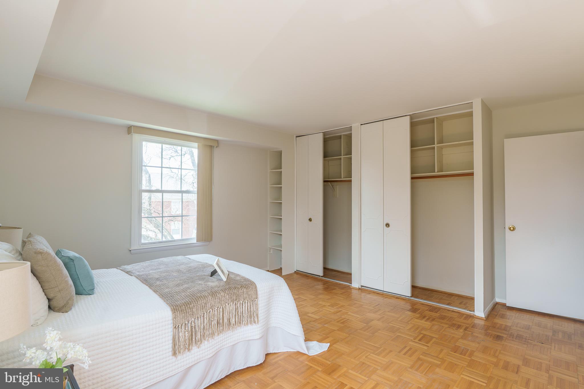 HOMELAND SOUTHWAY - Residential