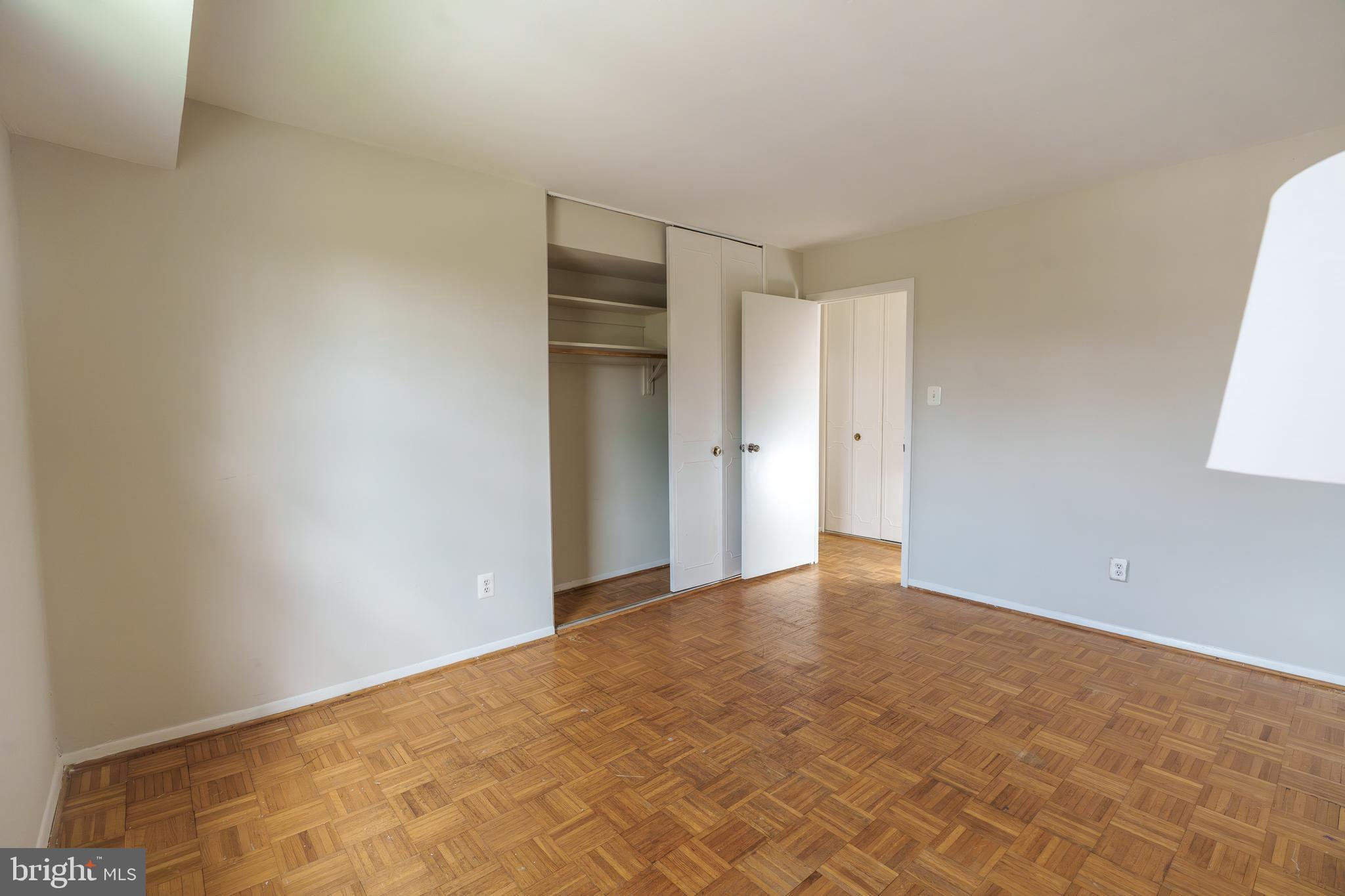 HOMELAND SOUTHWAY - Residential