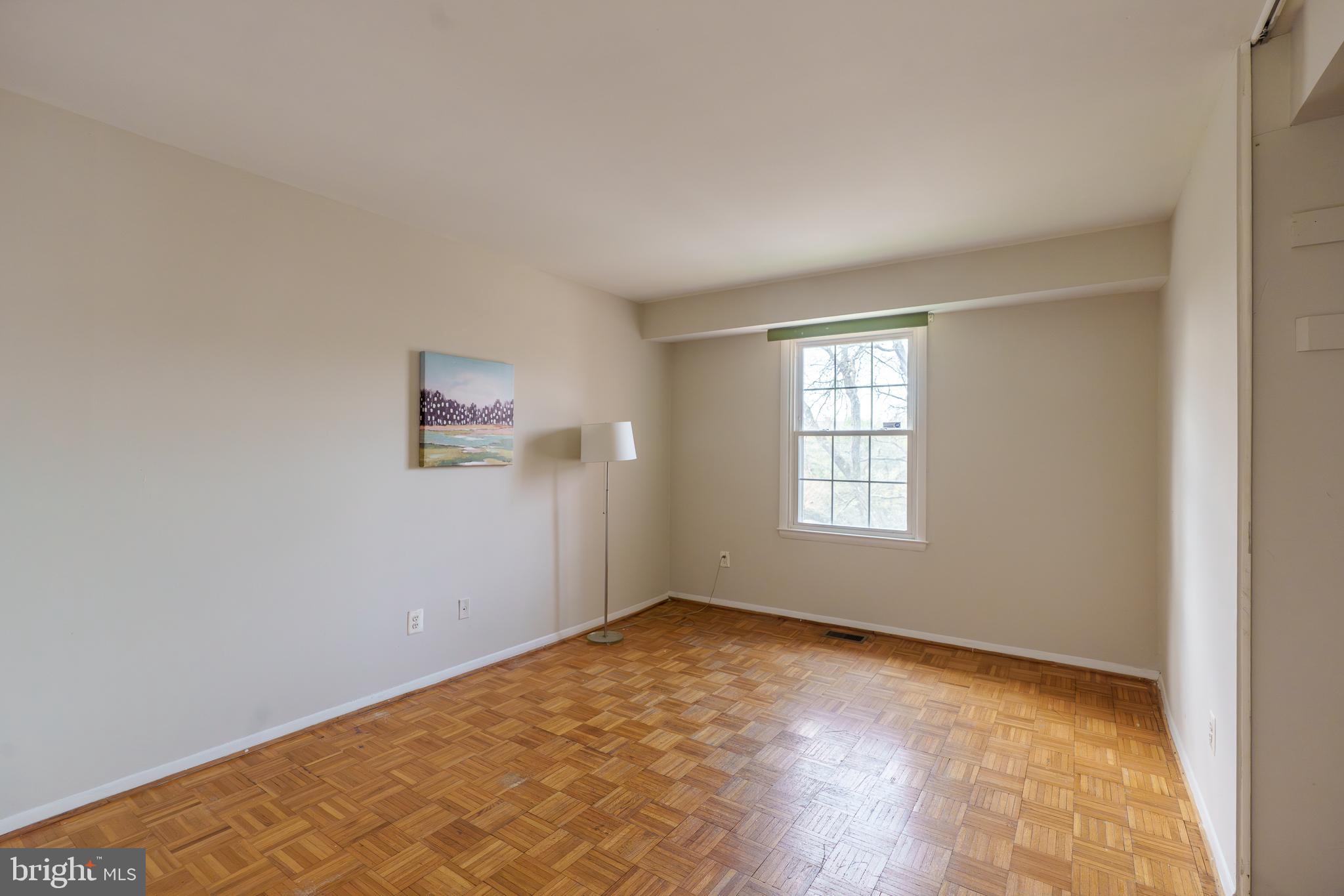 HOMELAND SOUTHWAY - Residential