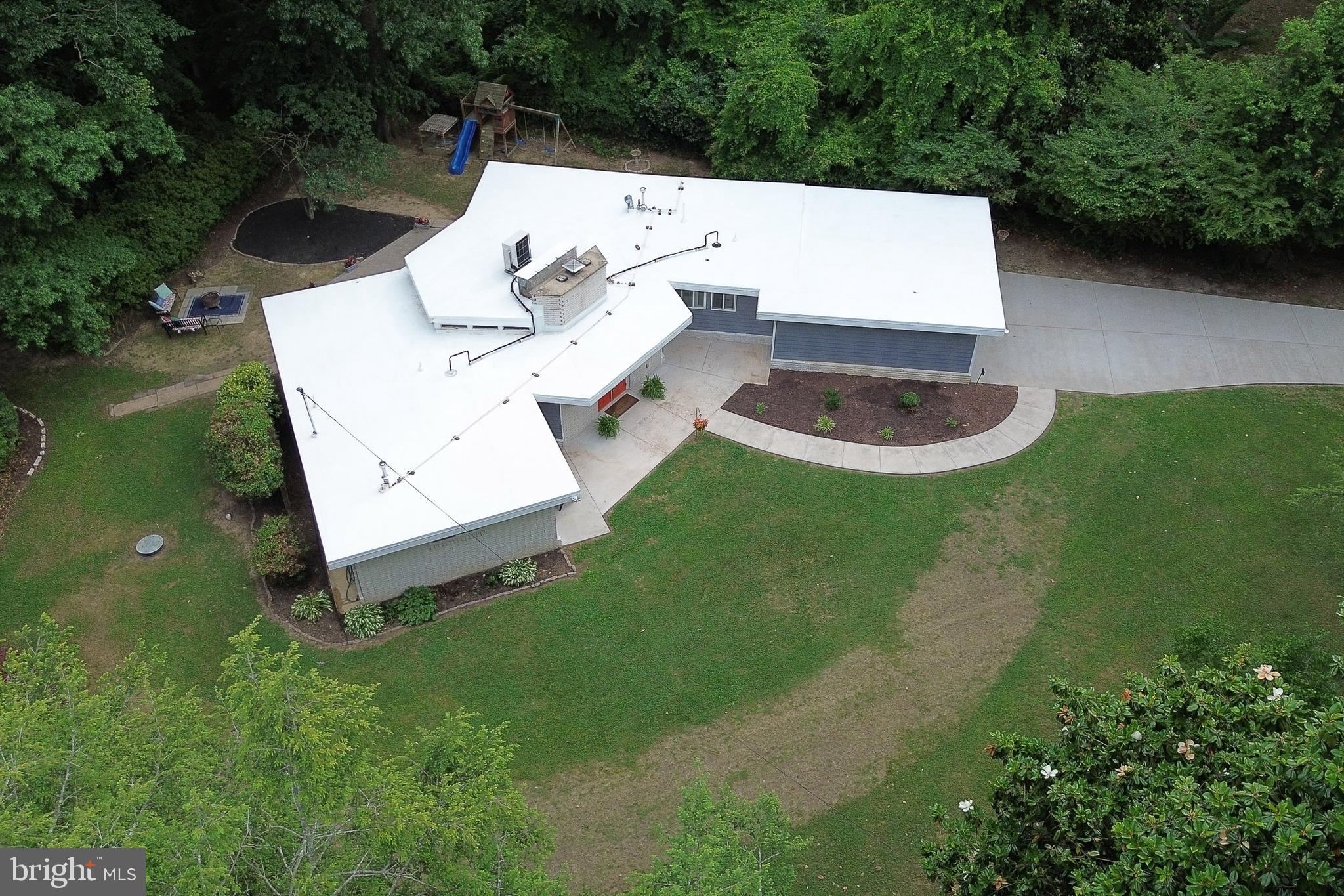 11724 RIVER DRIVE