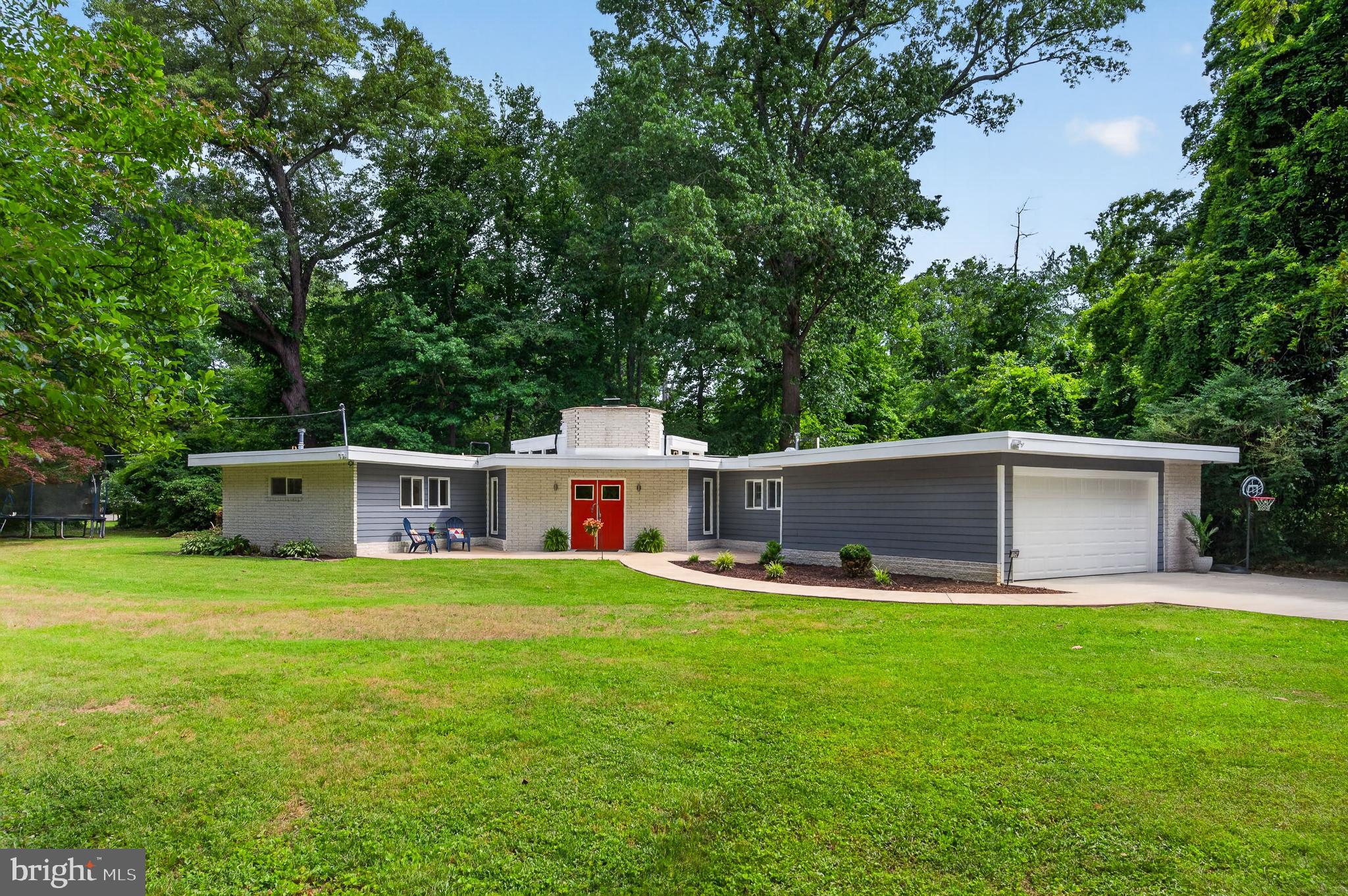 11724 RIVER DRIVE