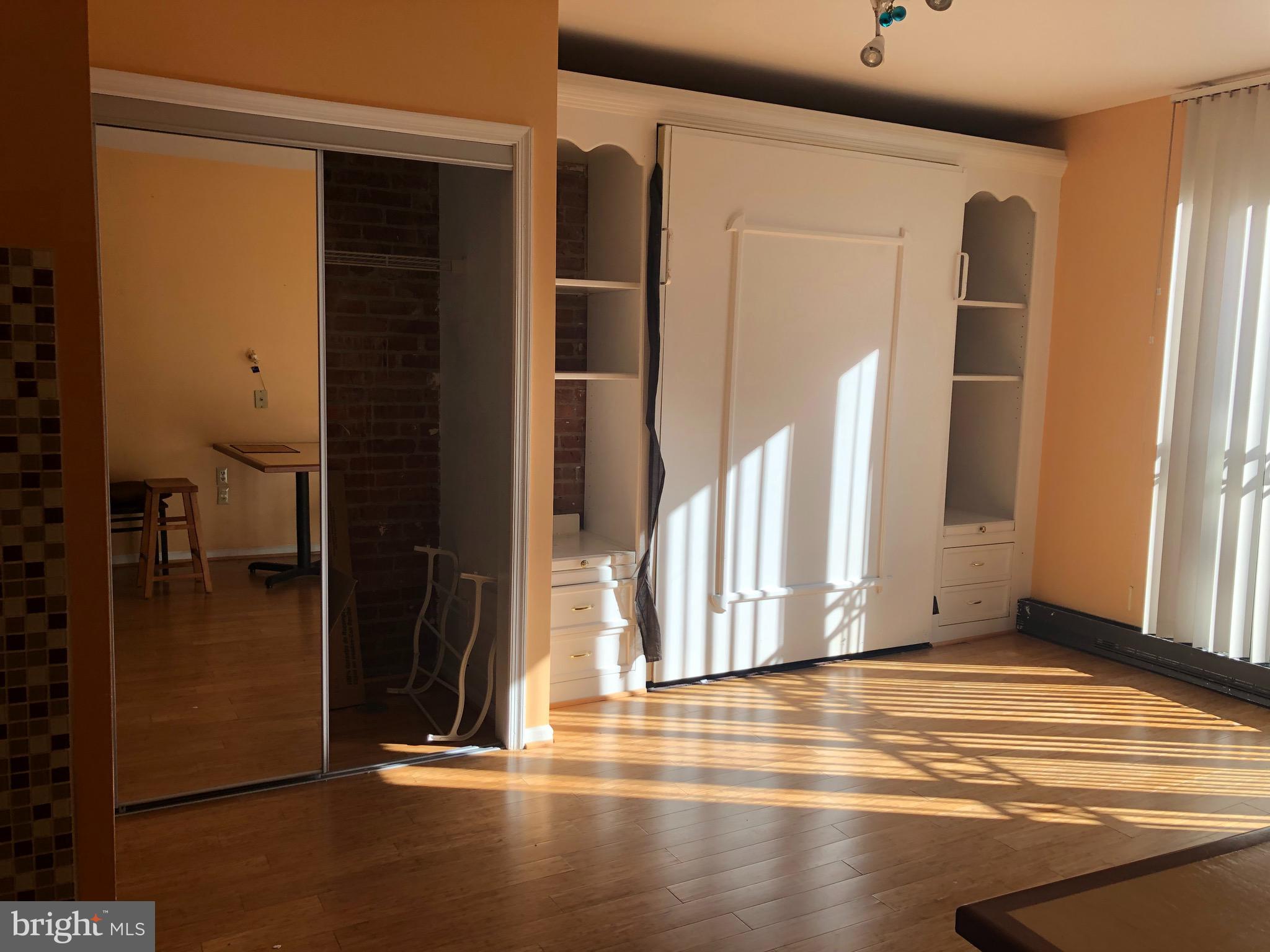 HENDERSON'S WHARF - Residential Lease