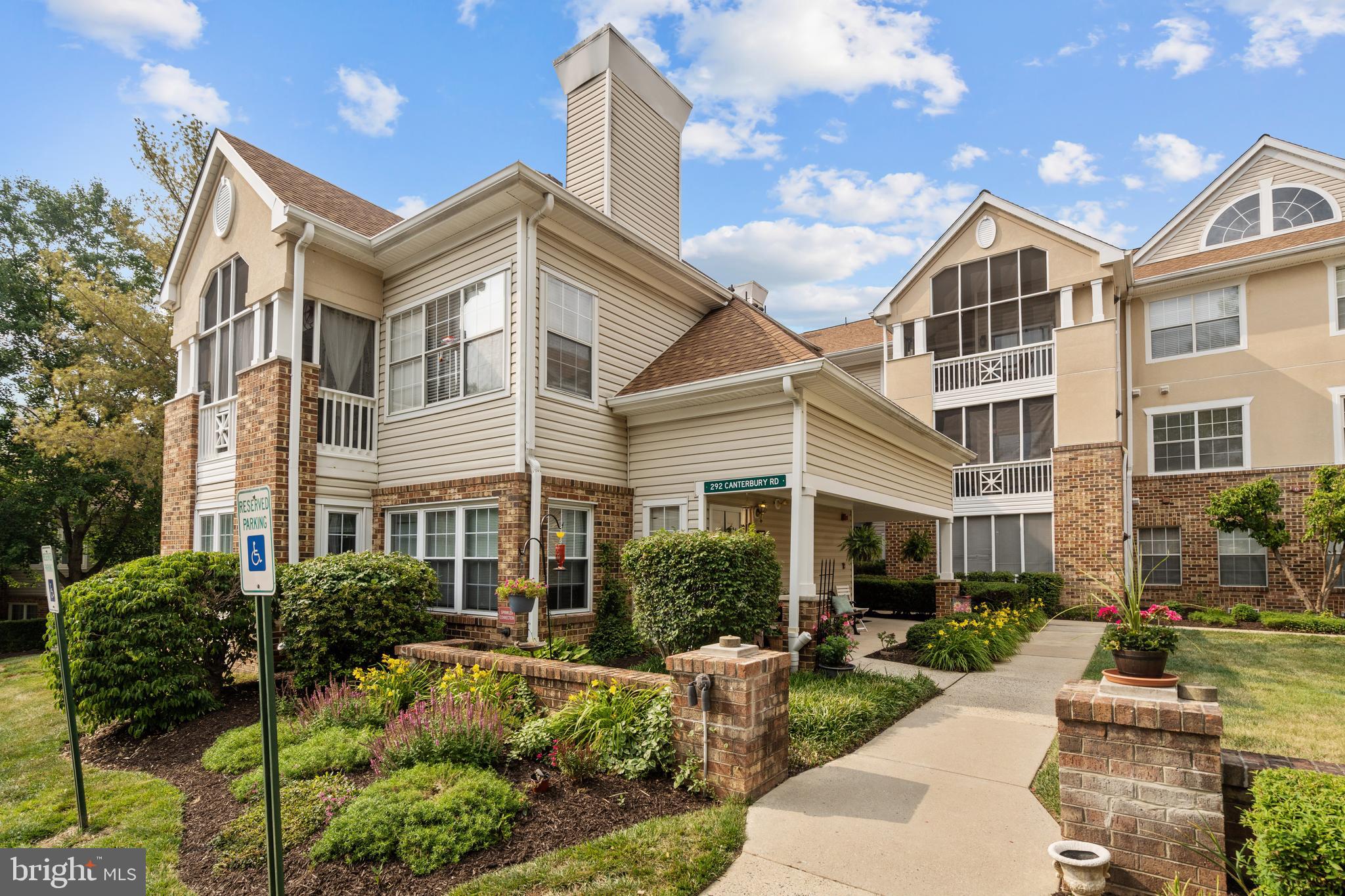 ENGLISH COUNTRY MANOR - Residential