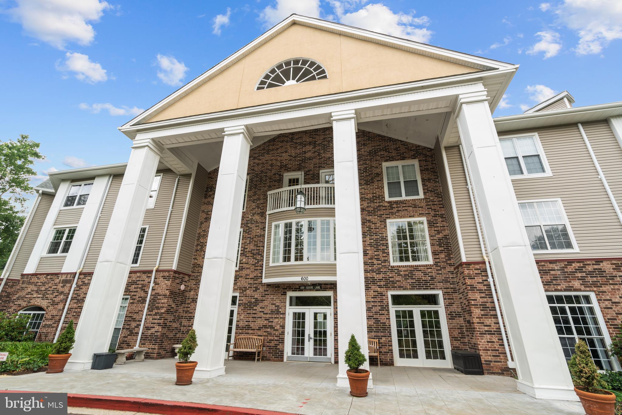 ENGLISH COUNTRY MANOR - Residential