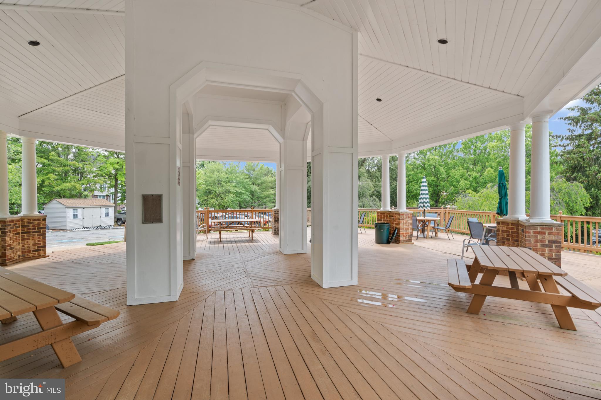 ENGLISH COUNTRY MANOR - Residential