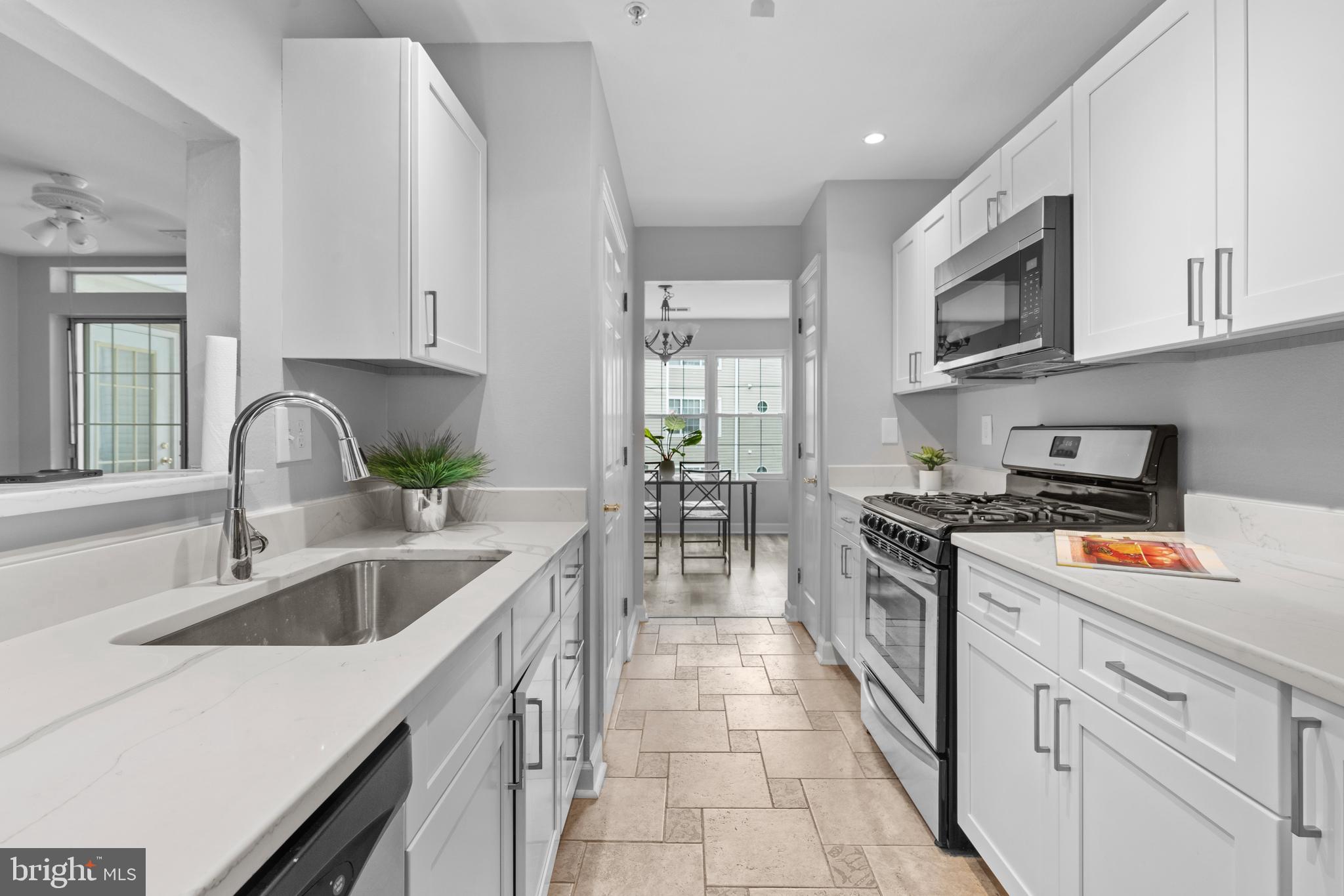 ENGLISH COUNTRY MANOR - Residential