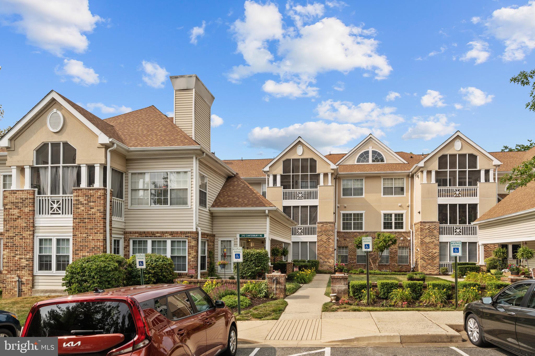 ENGLISH COUNTRY MANOR - Residential