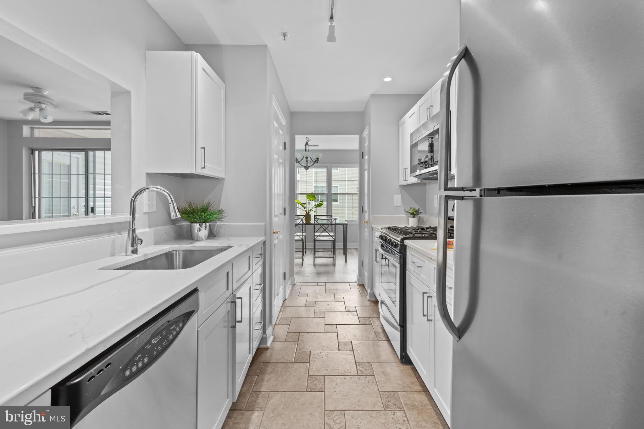 ENGLISH COUNTRY MANOR - Residential